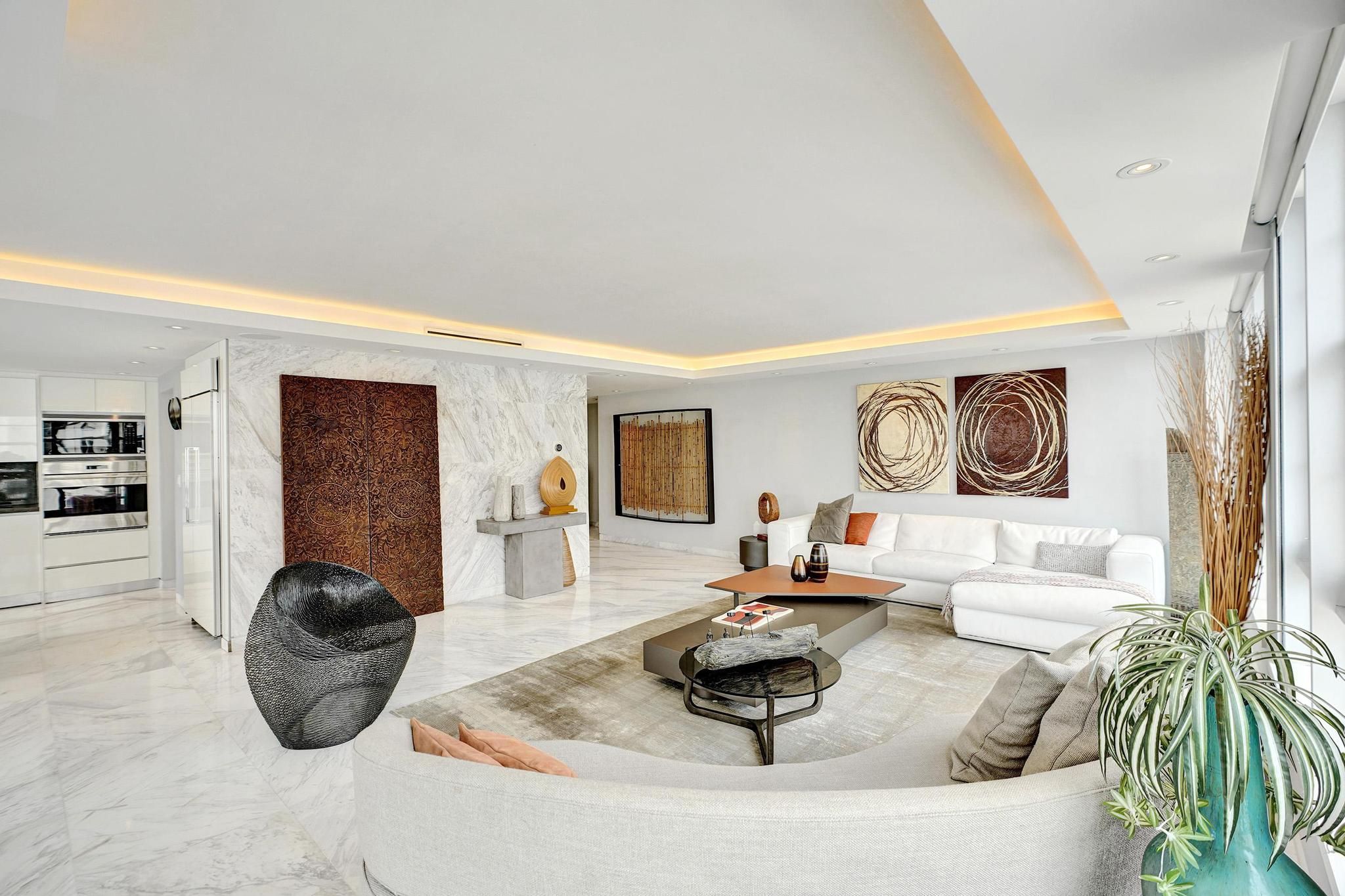 5660 Collins Avenue Miami Beach FL 33140