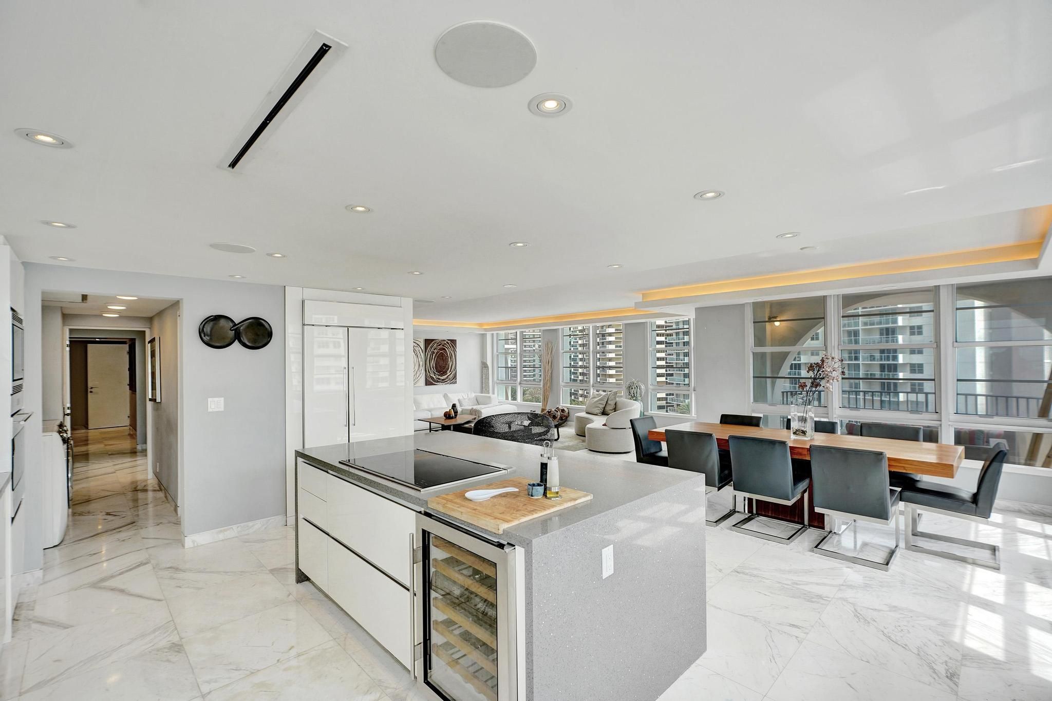 5660 Collins Avenue Miami Beach FL 33140