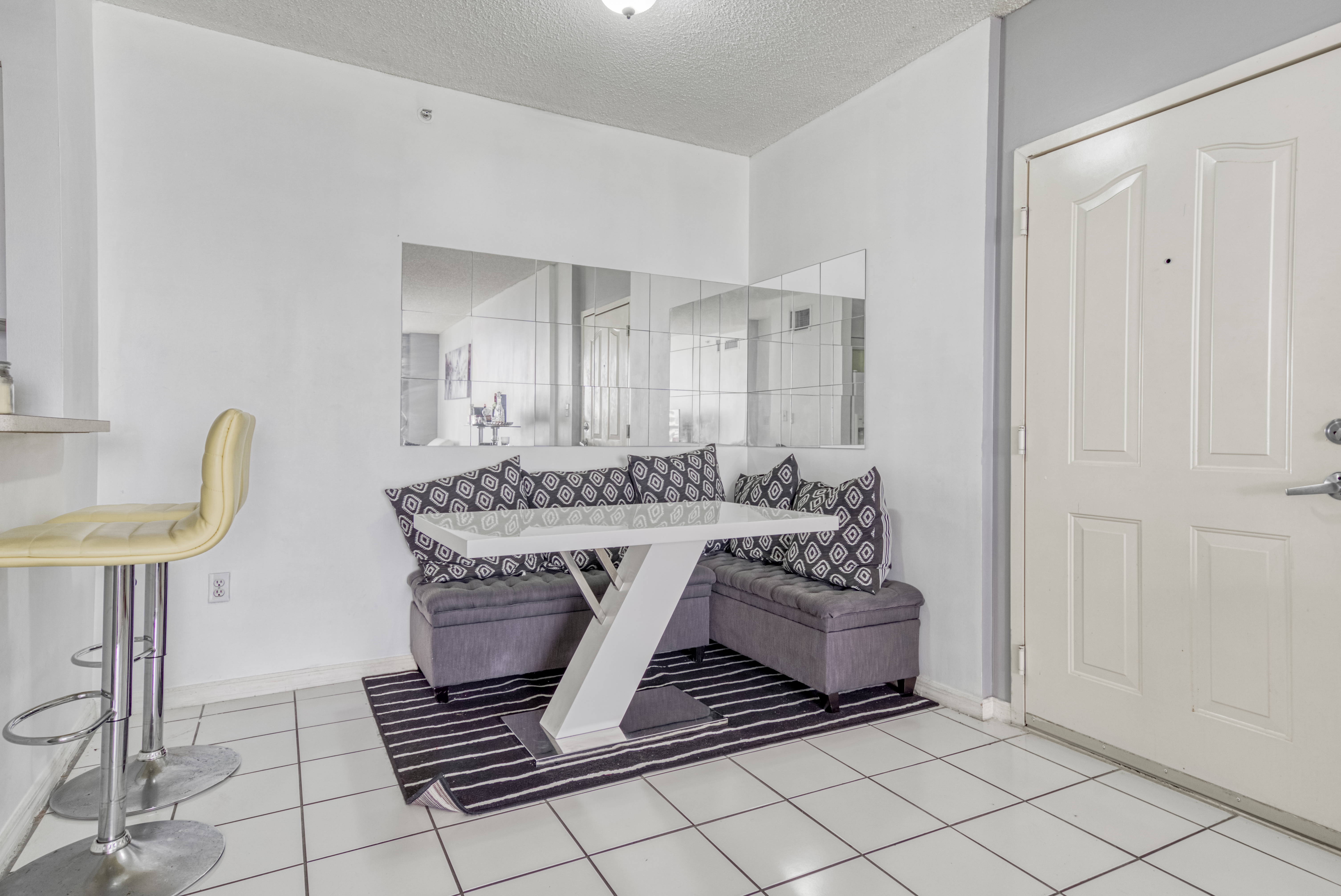 5091 NW 7th Street Miami FL 33126