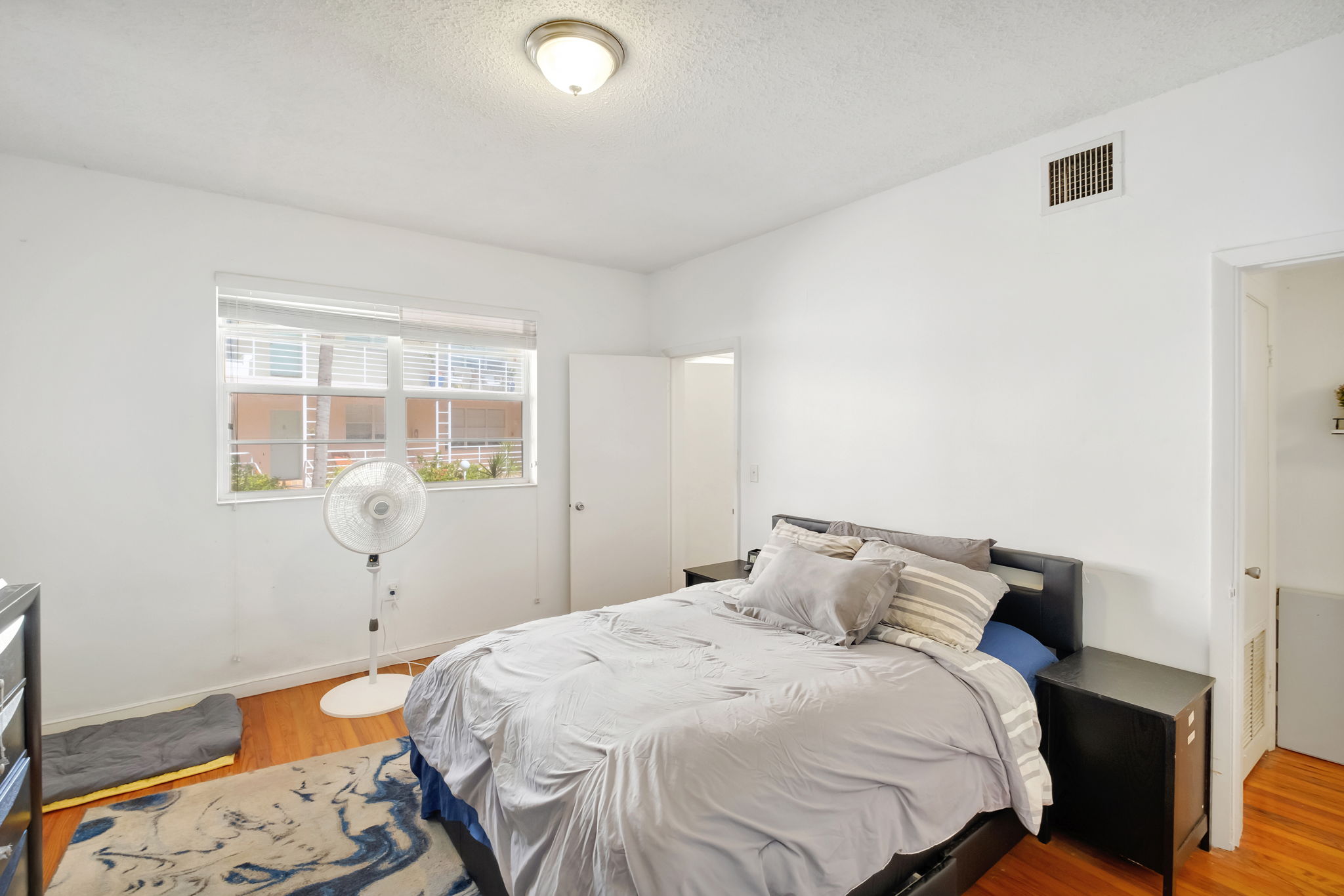 6881 Bay Drive Miami Beach FL 33141