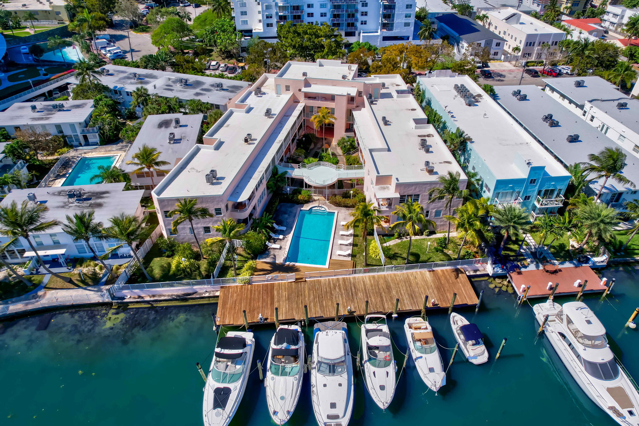 6881 Bay Drive Miami Beach FL 33141