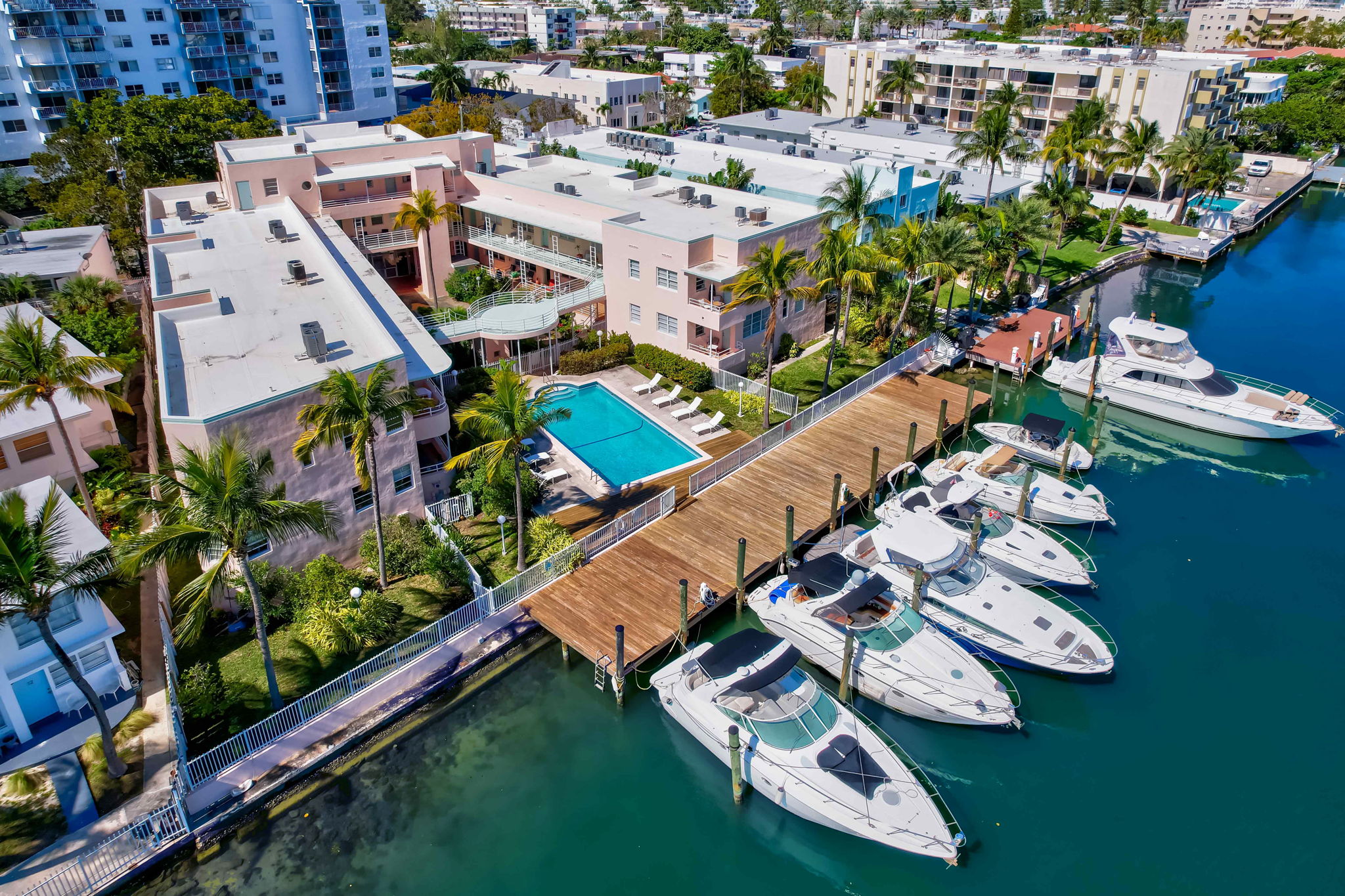 6881 Bay Drive Miami Beach FL 33141