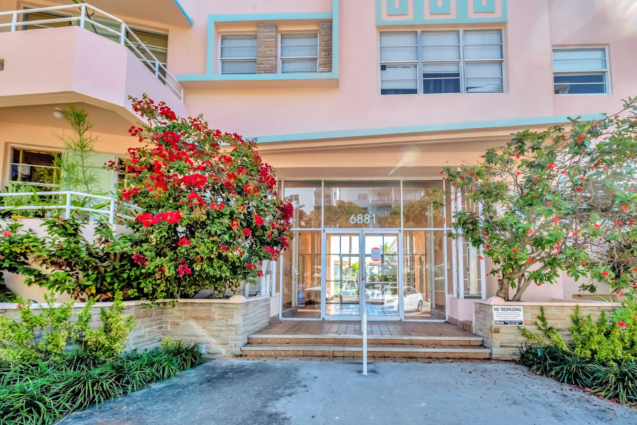 6881 Bay Drive Miami Beach FL 33141