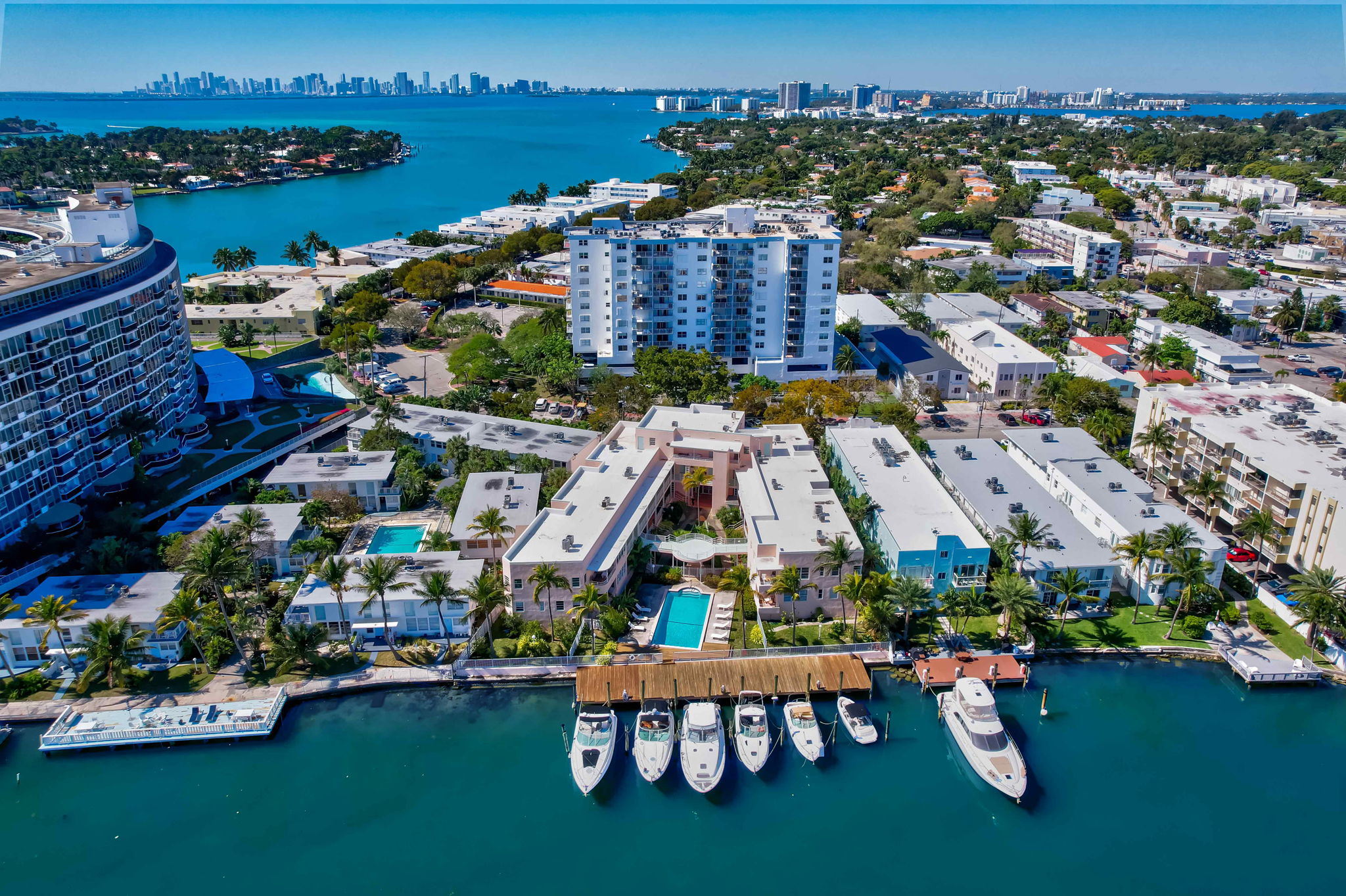 6881 Bay Drive Miami Beach FL 33141