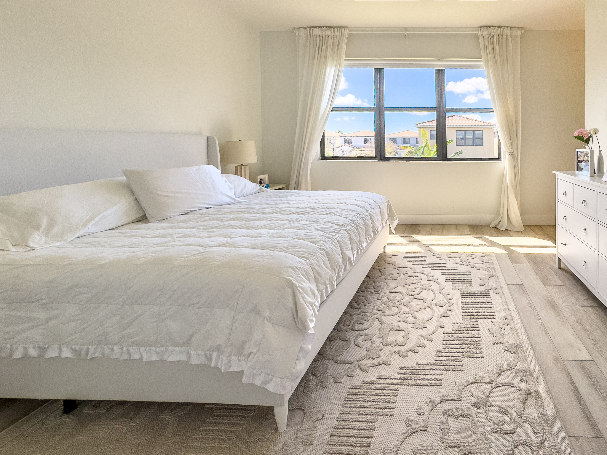 686 NE 191st Terrace Miami FL 33179