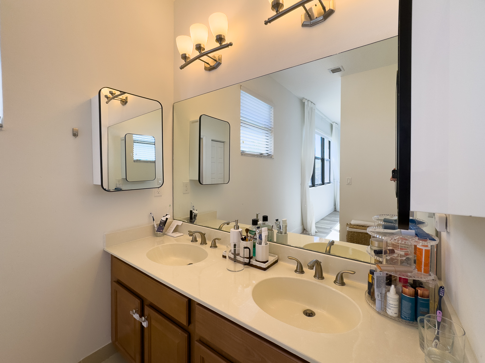686 NE 191st Terrace Miami FL 33179