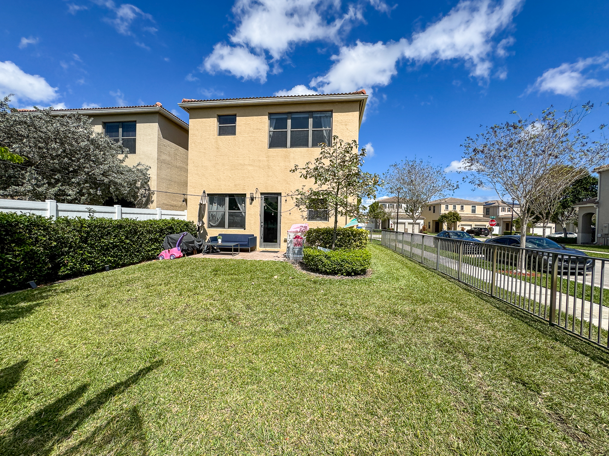 686 NE 191st Terrace Miami FL 33179