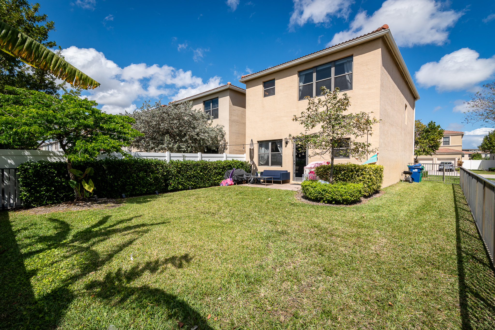 686 NE 191st Terrace Miami FL 33179
