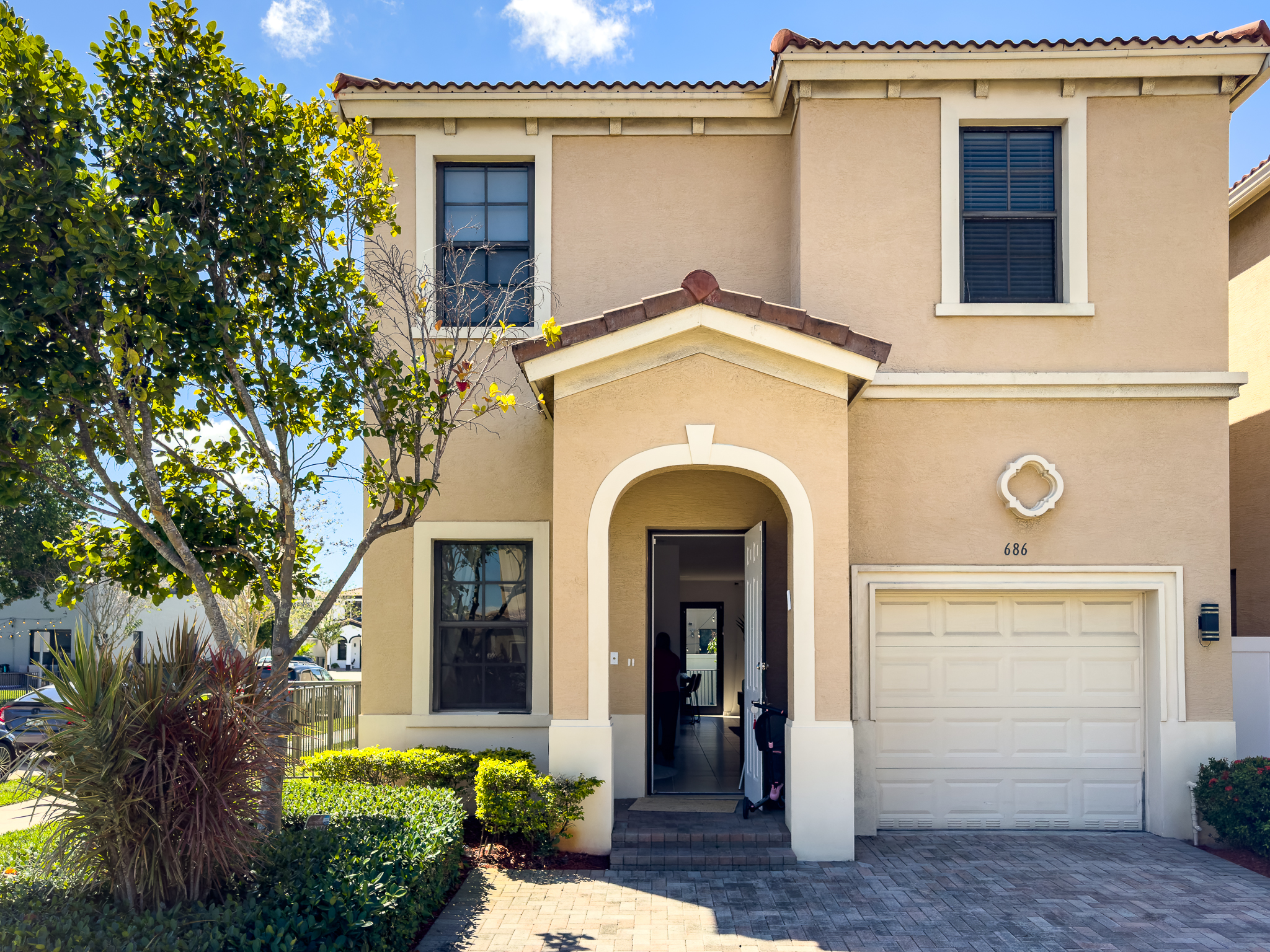 686 NE 191st Terrace Miami FL 33179