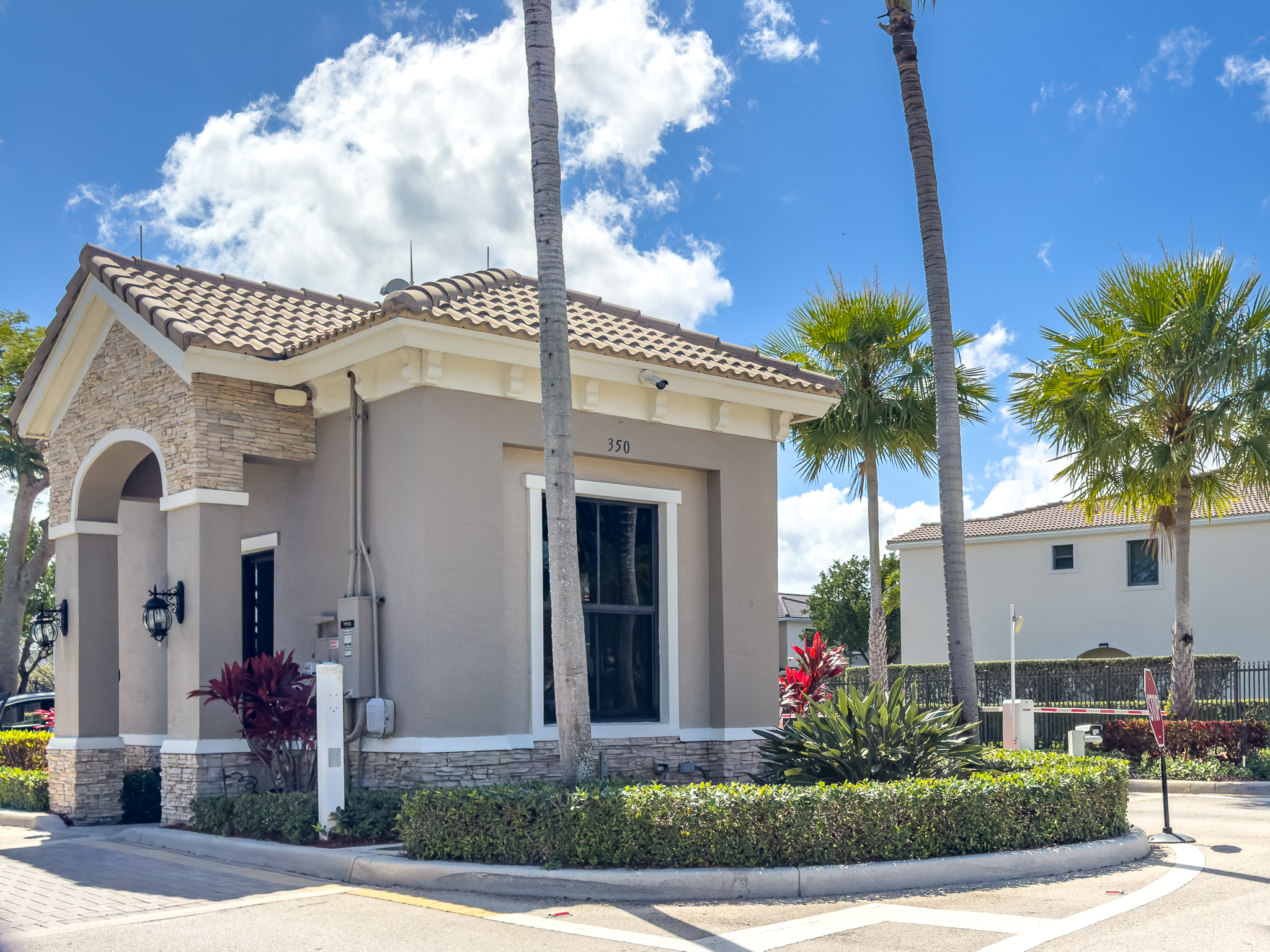 686 NE 191st Terrace Miami FL 33179