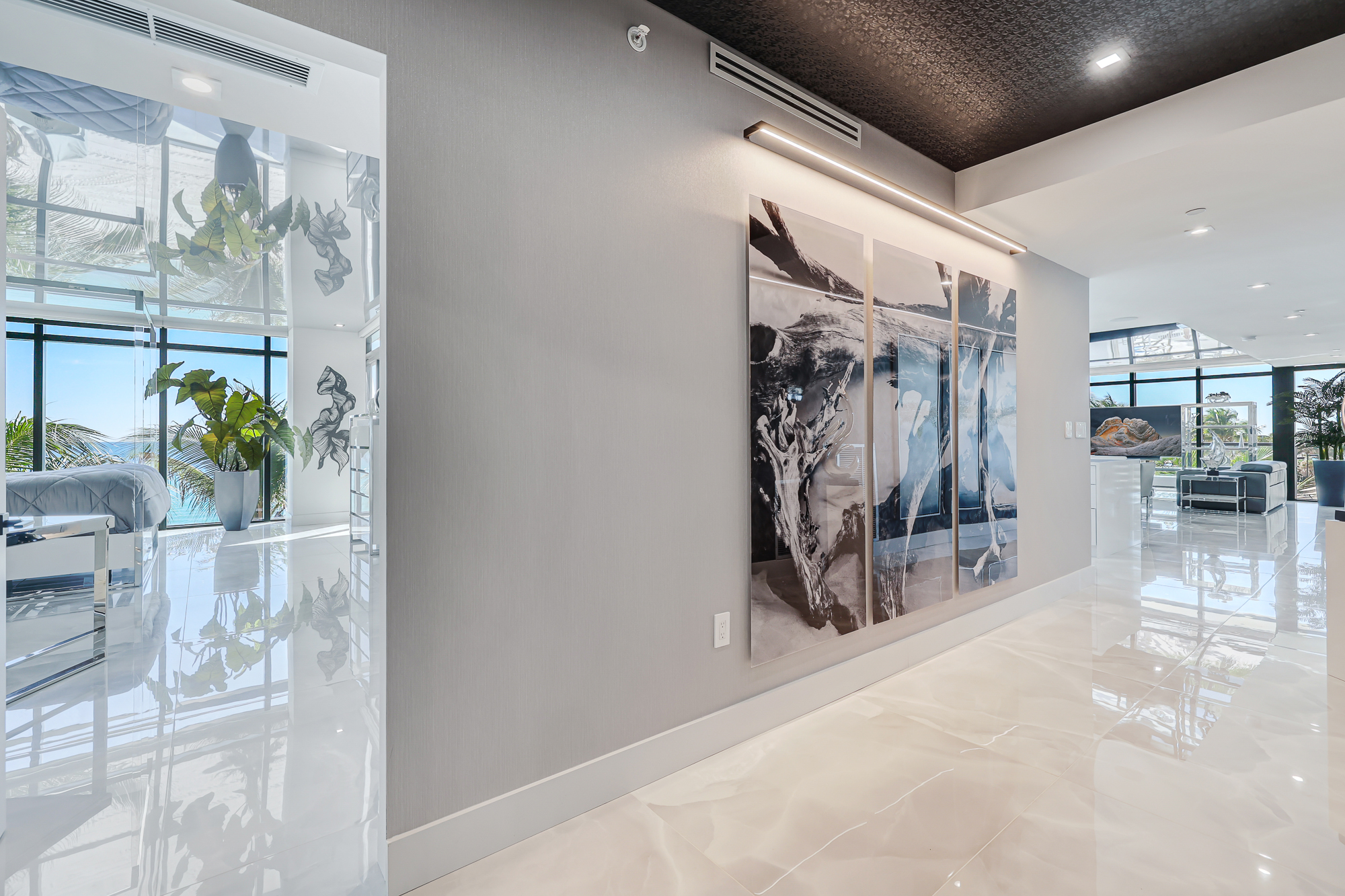 2205 S Surf Road Hollywood FL 33019