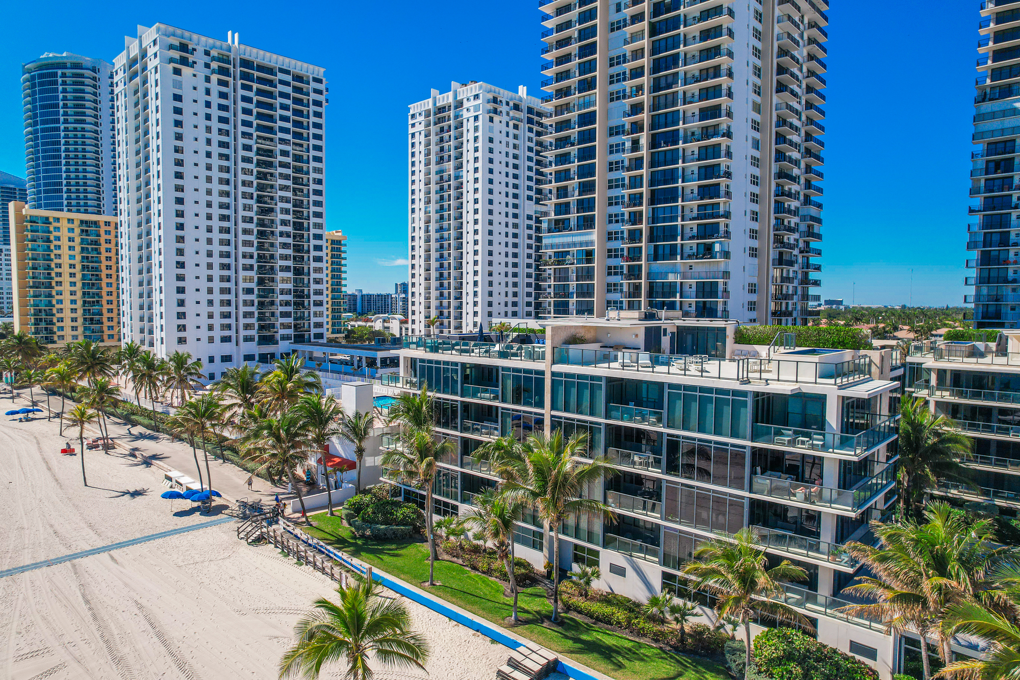 2205 S Surf Road Hollywood FL 33019