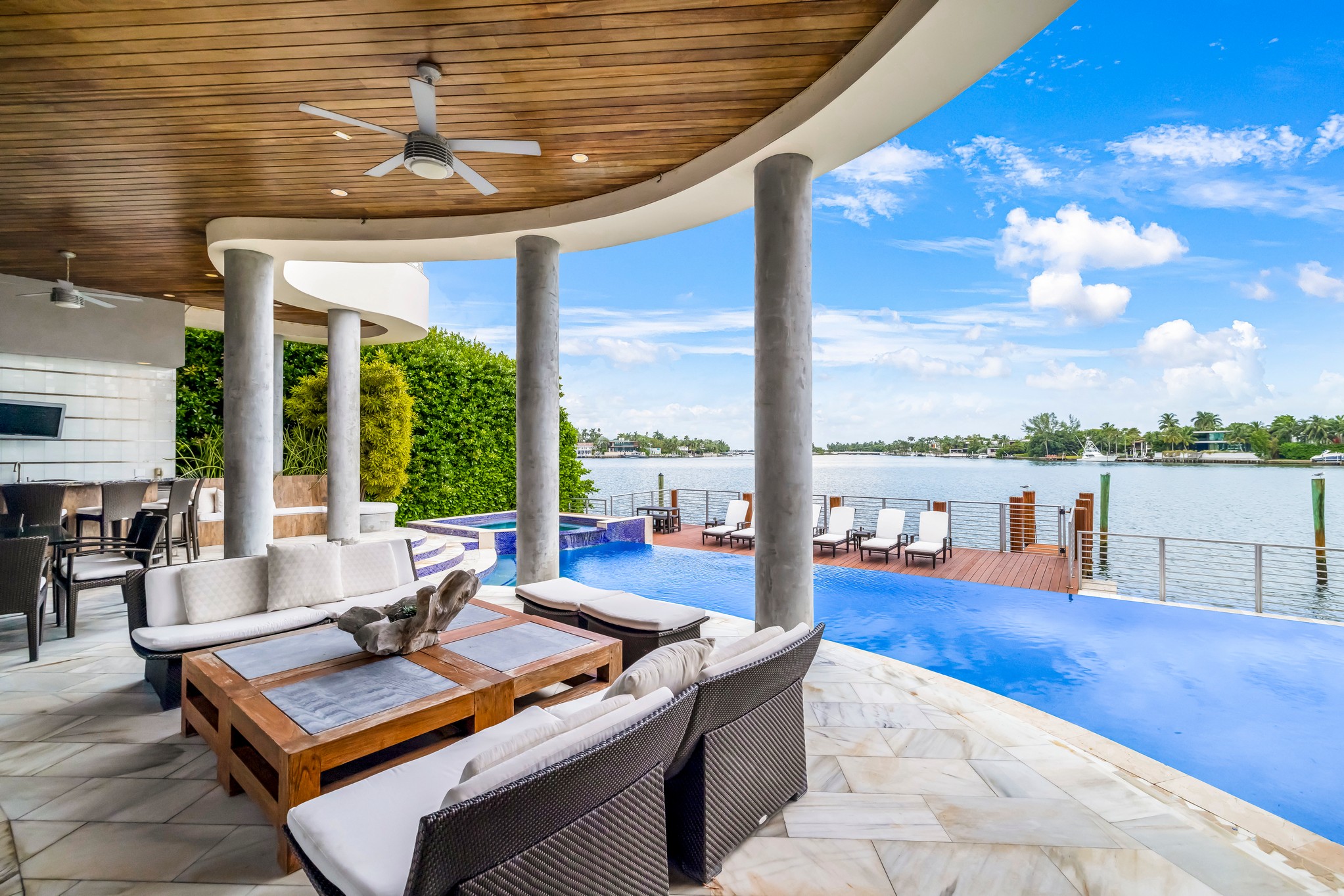 271 N Hibiscus Drive Miami Beach FL 33139