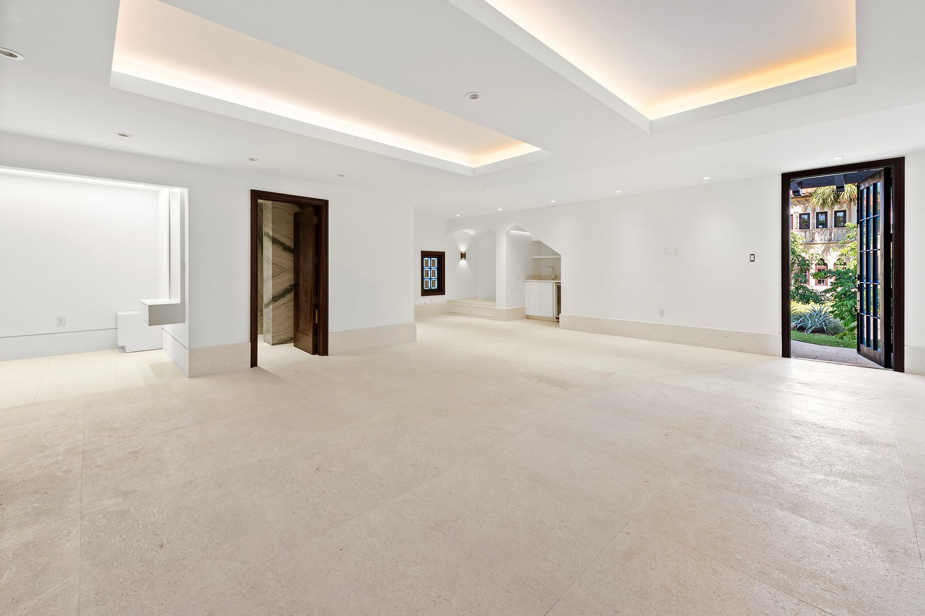 49 Palm Avenue Miami Beach FL 33139