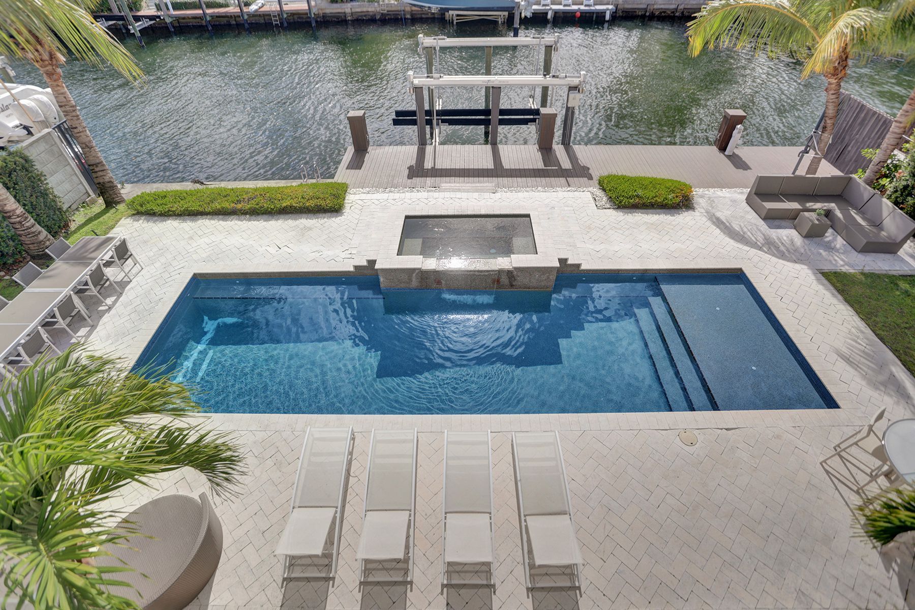 2040 NE 121st Road North Miami FL 33181