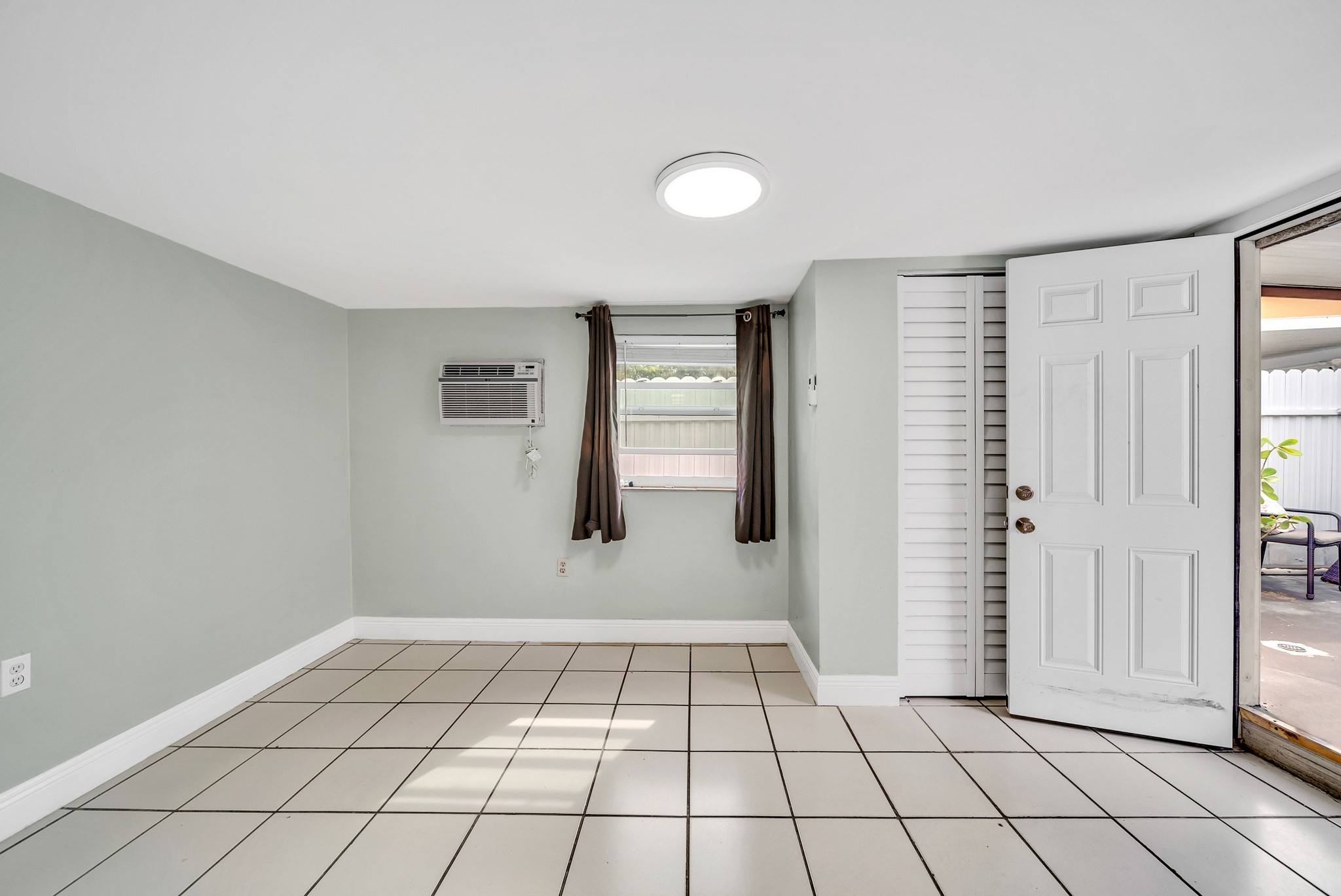 875 E 29th Street Hialeah FL 33013