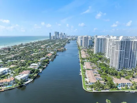 21301 NE 38th Avenue Aventura FL 33180