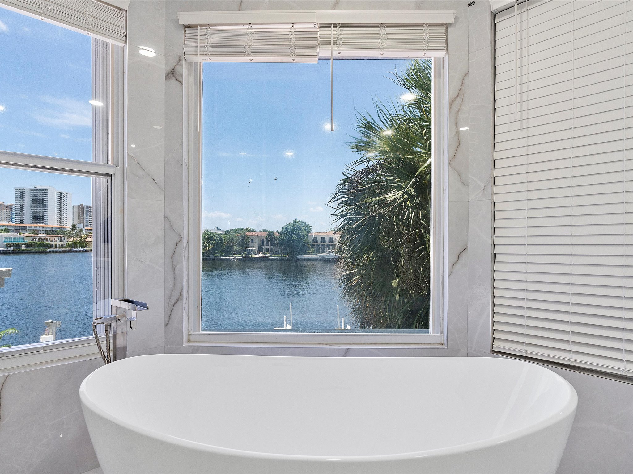 21301 NE 38th Avenue Aventura FL 33180