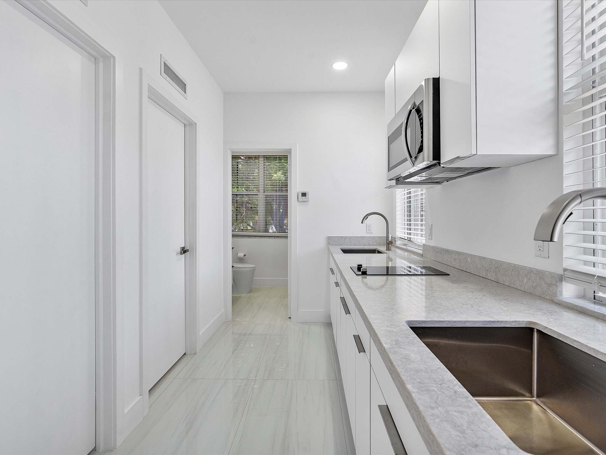 21301 NE 38th Avenue Aventura FL 33180