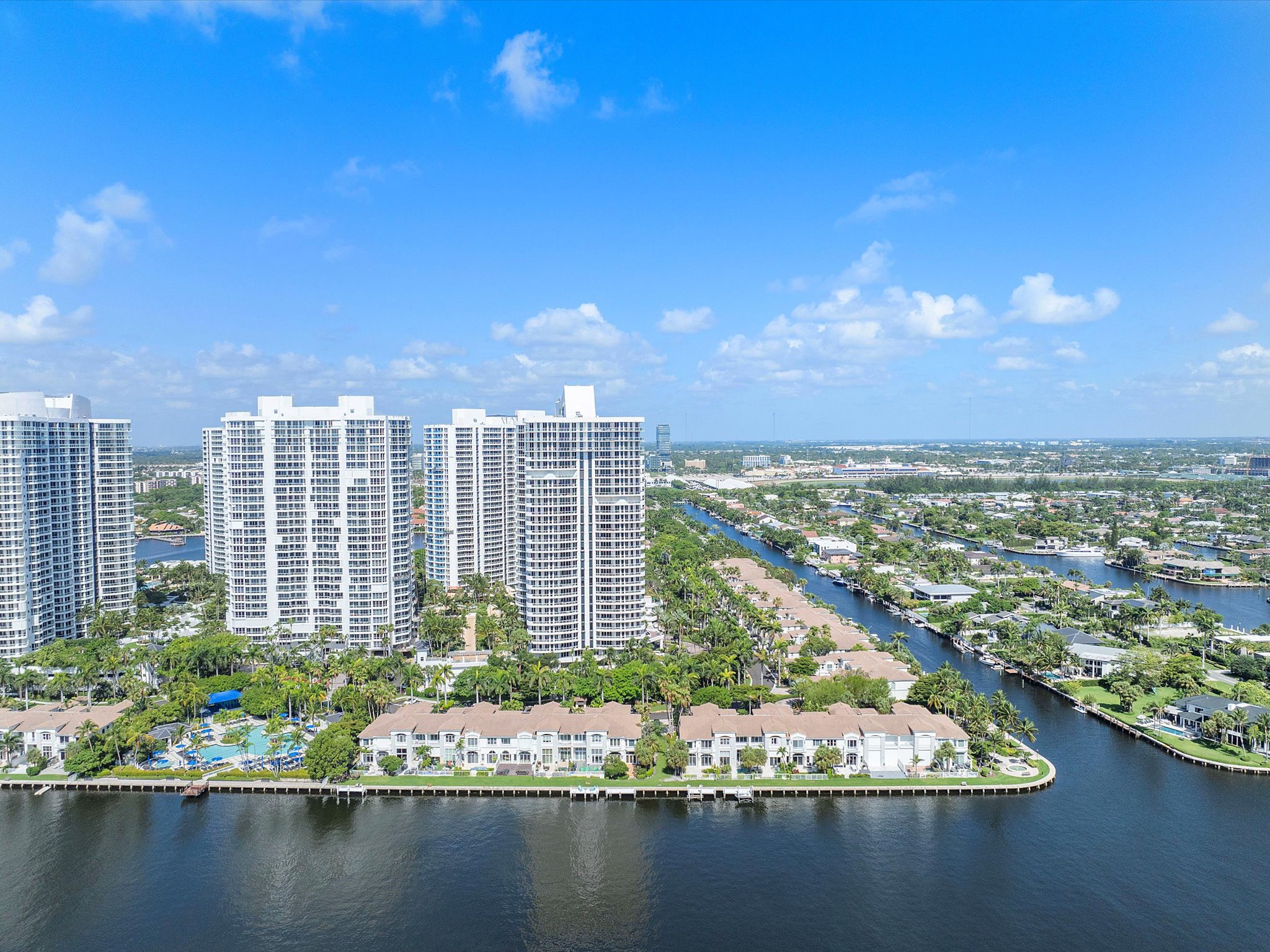 21301 NE 38th Avenue Aventura FL 33180