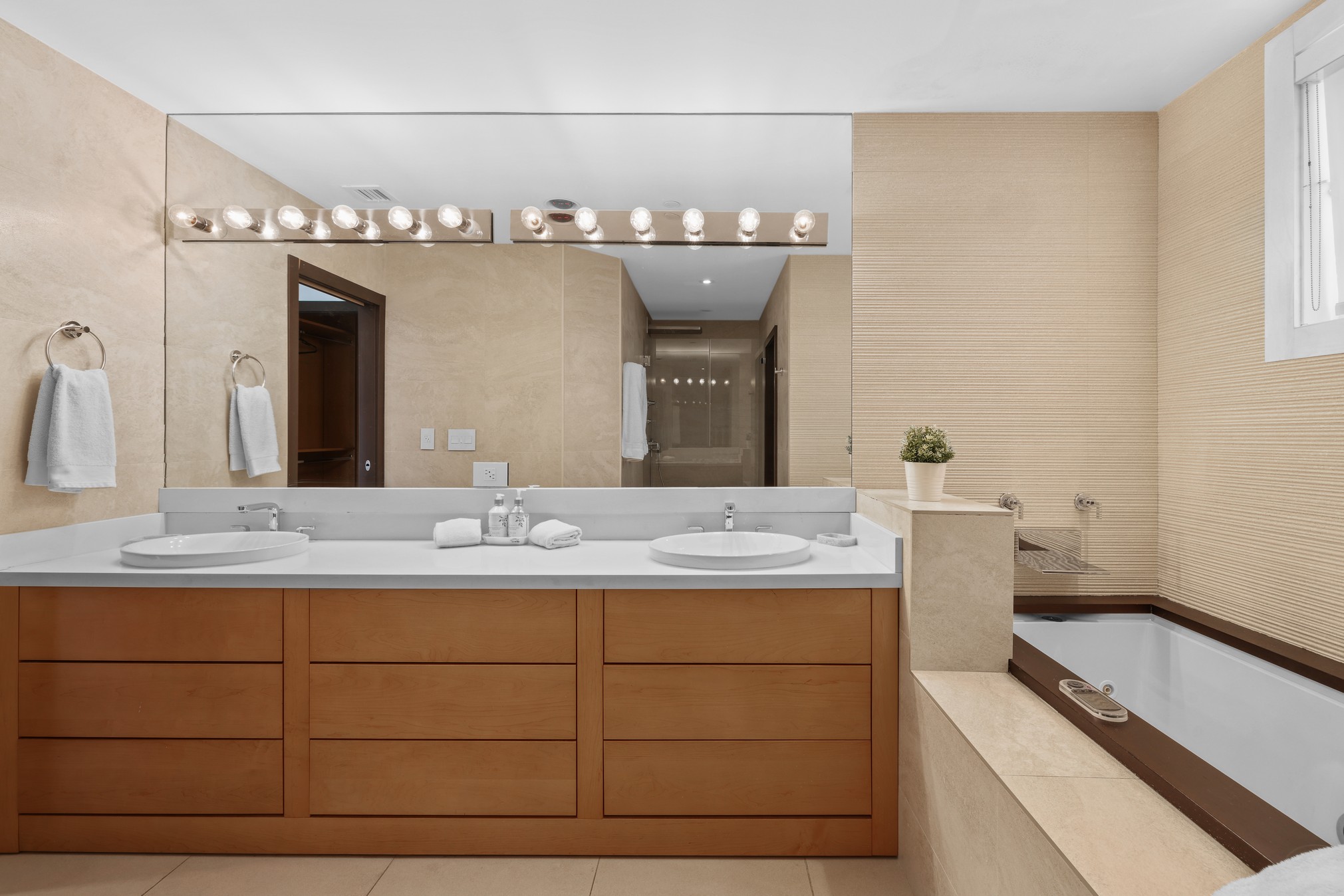 19127 Fisher Island Drive Miami Beach FL 33109