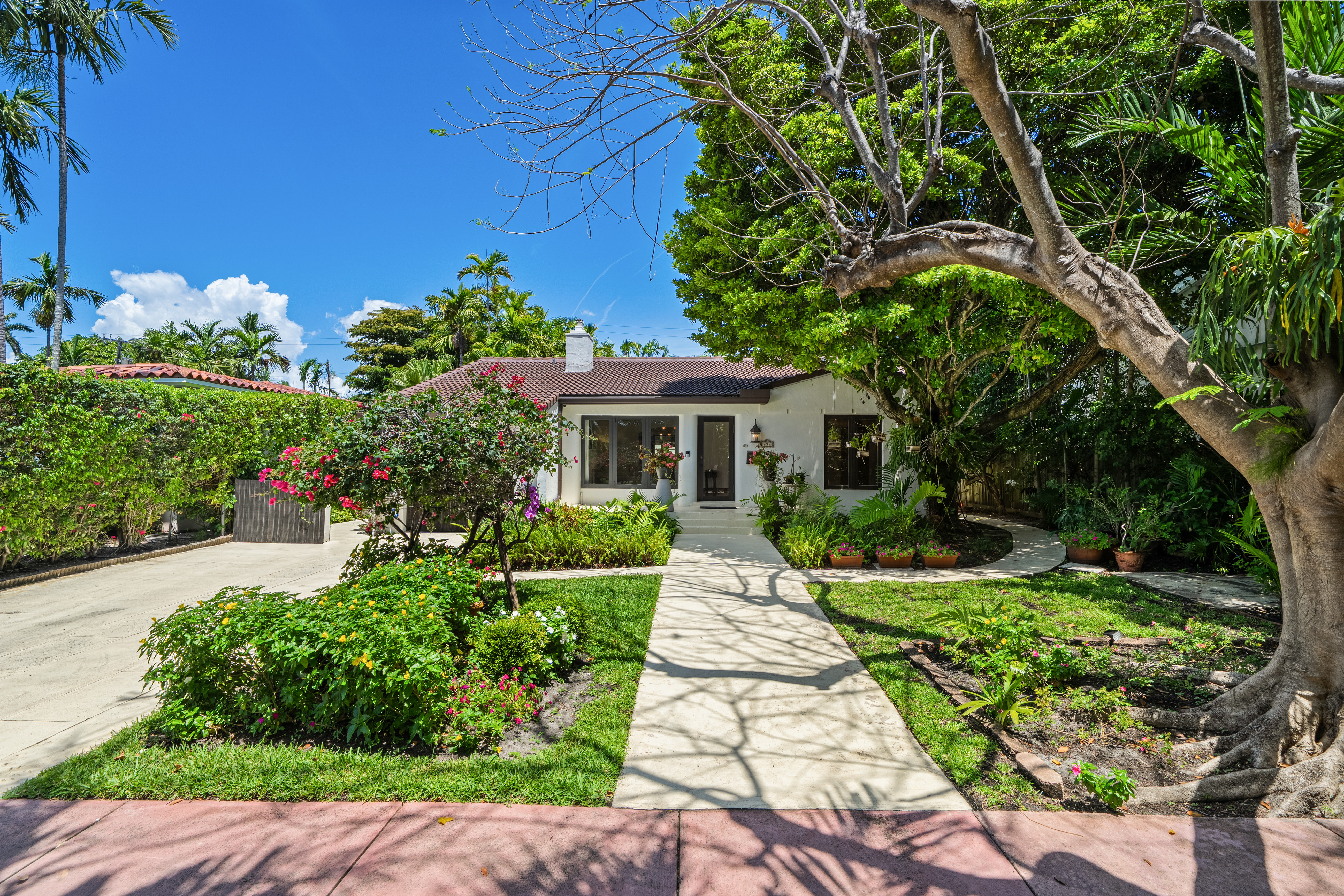 739 Lakeview Drive Miami Beach FL 33140
