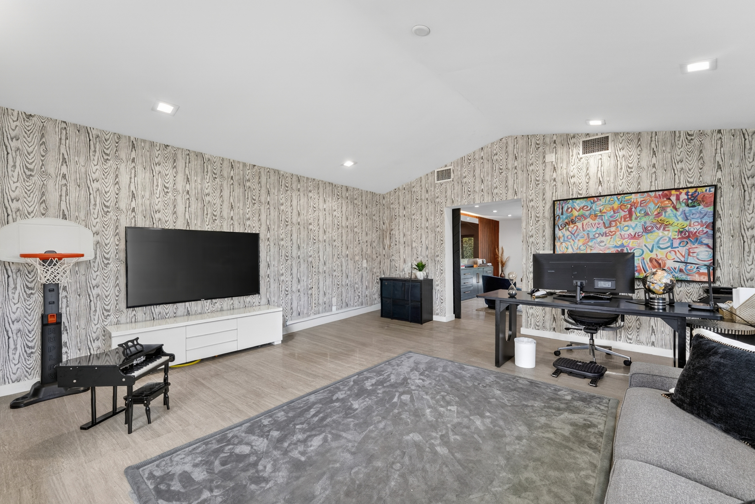 1865 NE 197th Terrace Miami FL 33179
