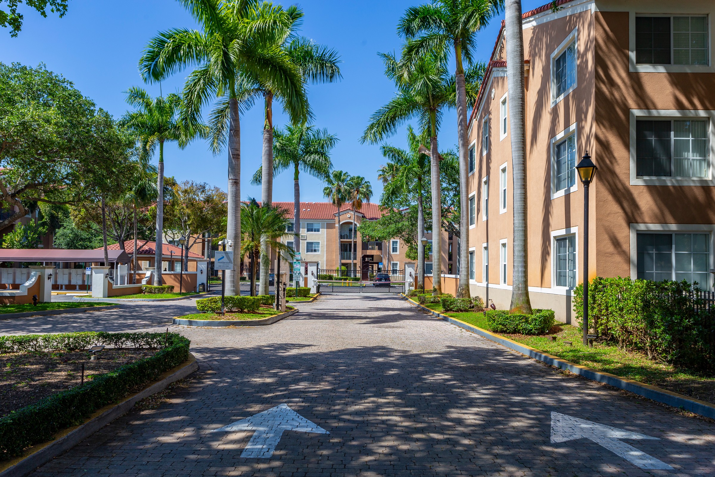 6831 SW 44th Street Miami FL 33155