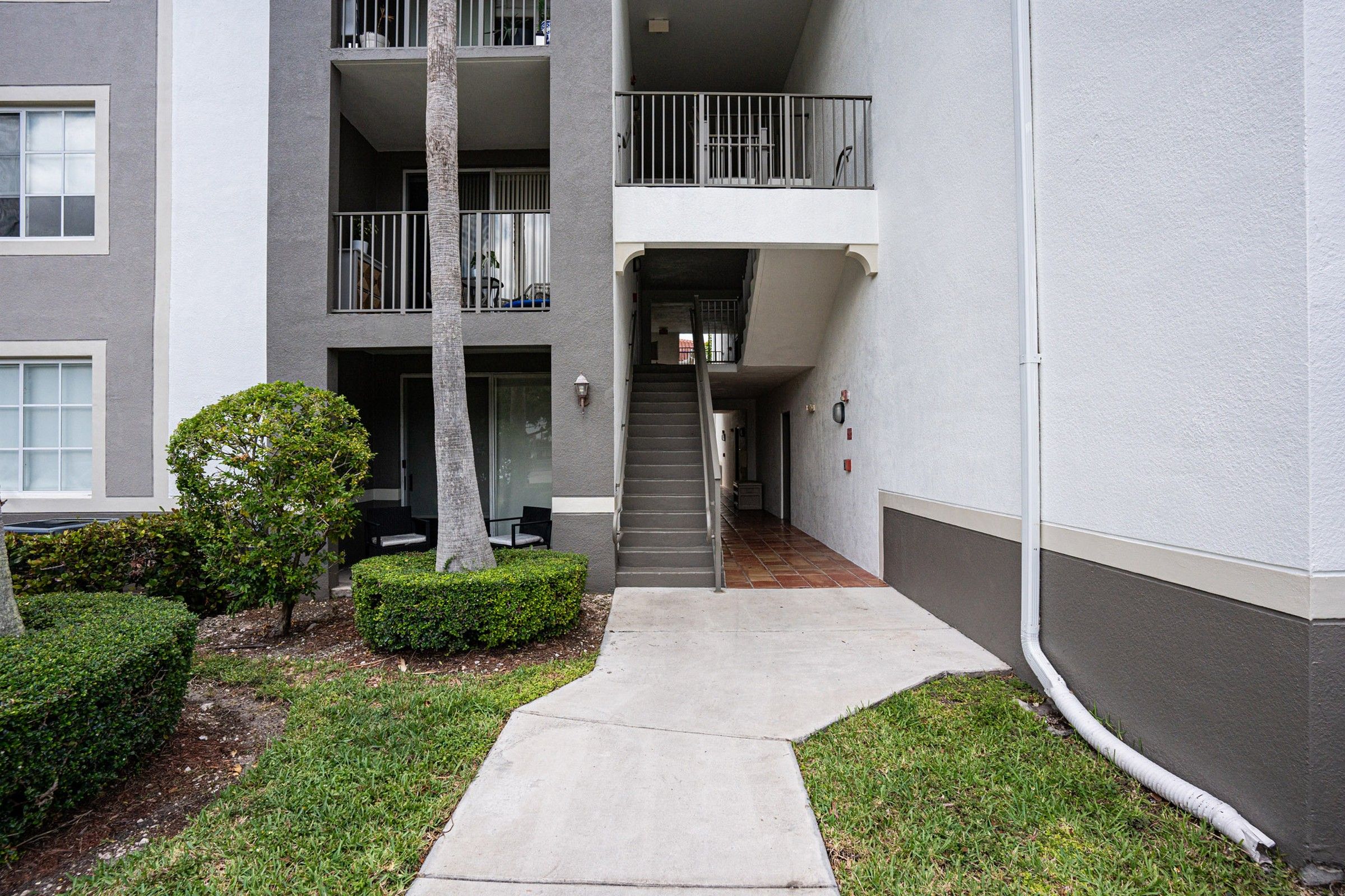 6831 SW 44th Street Miami FL 33155