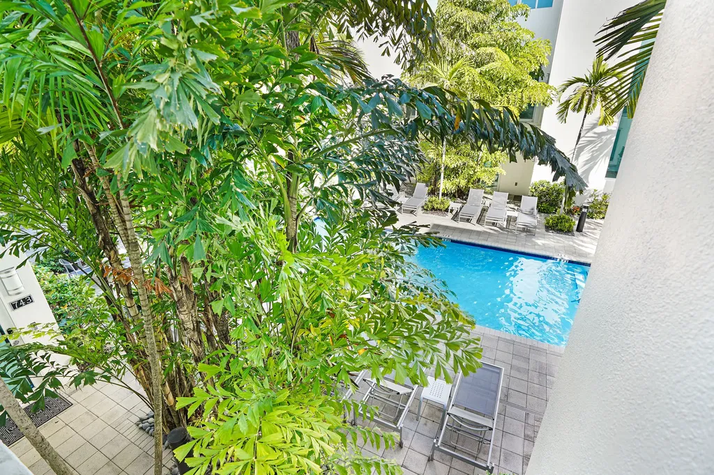741 Northeast 4th Avenue Fort Lauderdale FL 33304