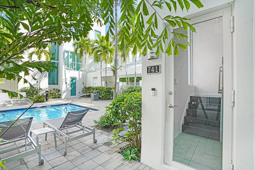 741 Northeast 4th Avenue Fort Lauderdale FL 33304