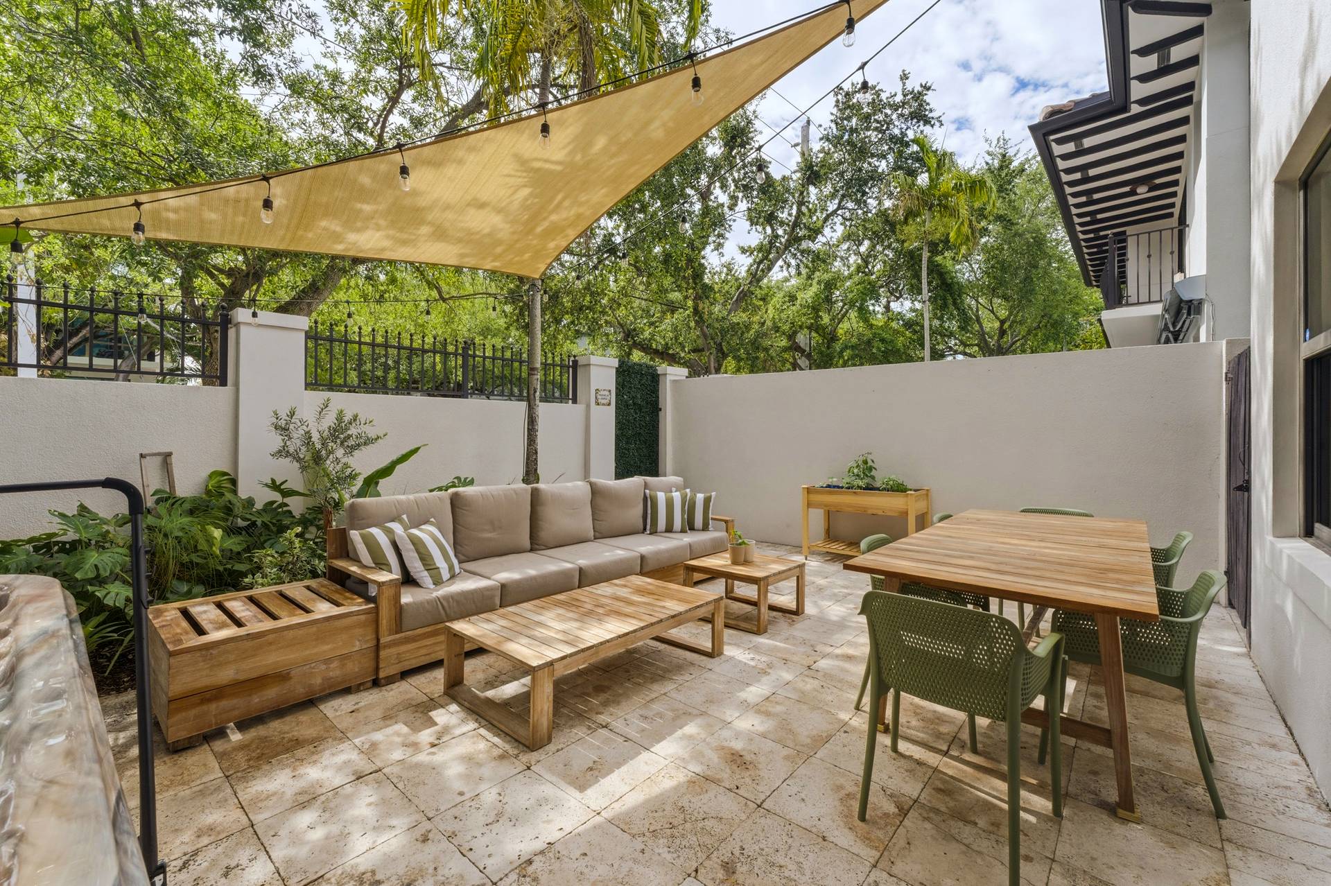 3036 Mcdonald Street Miami FL 33133