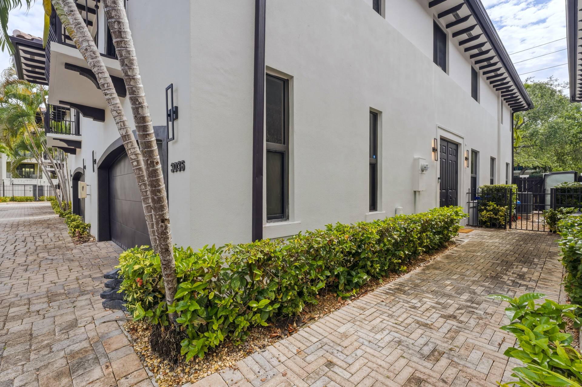 3036 Mcdonald Street Miami FL 33133