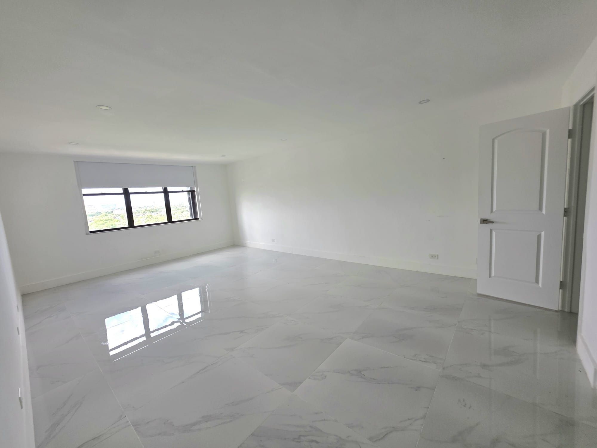 1800 NE 114th Street Miami FL 33181
