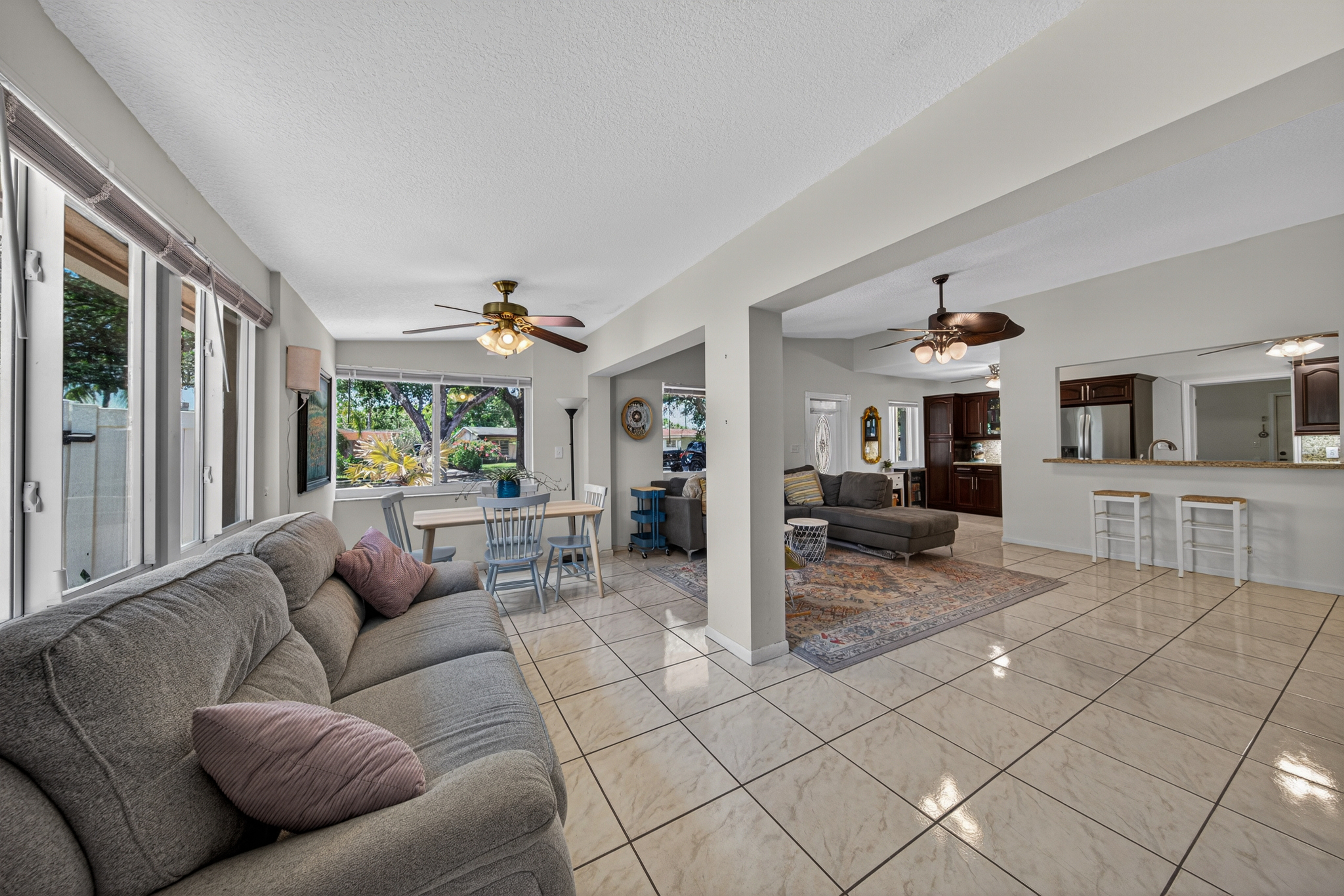 211 S 57th Way Hollywood FL 33023