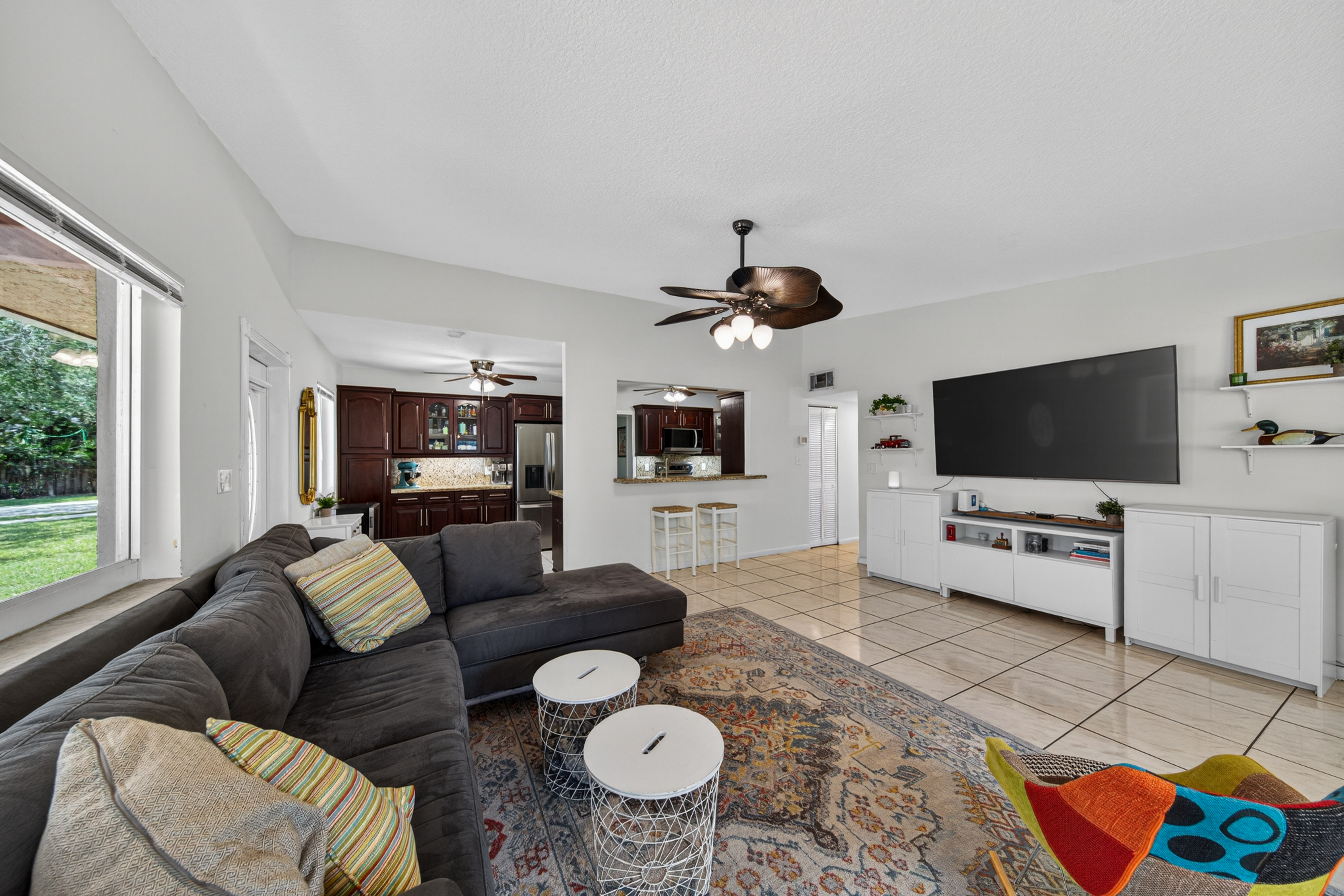 211 S 57th Way Hollywood FL 33023