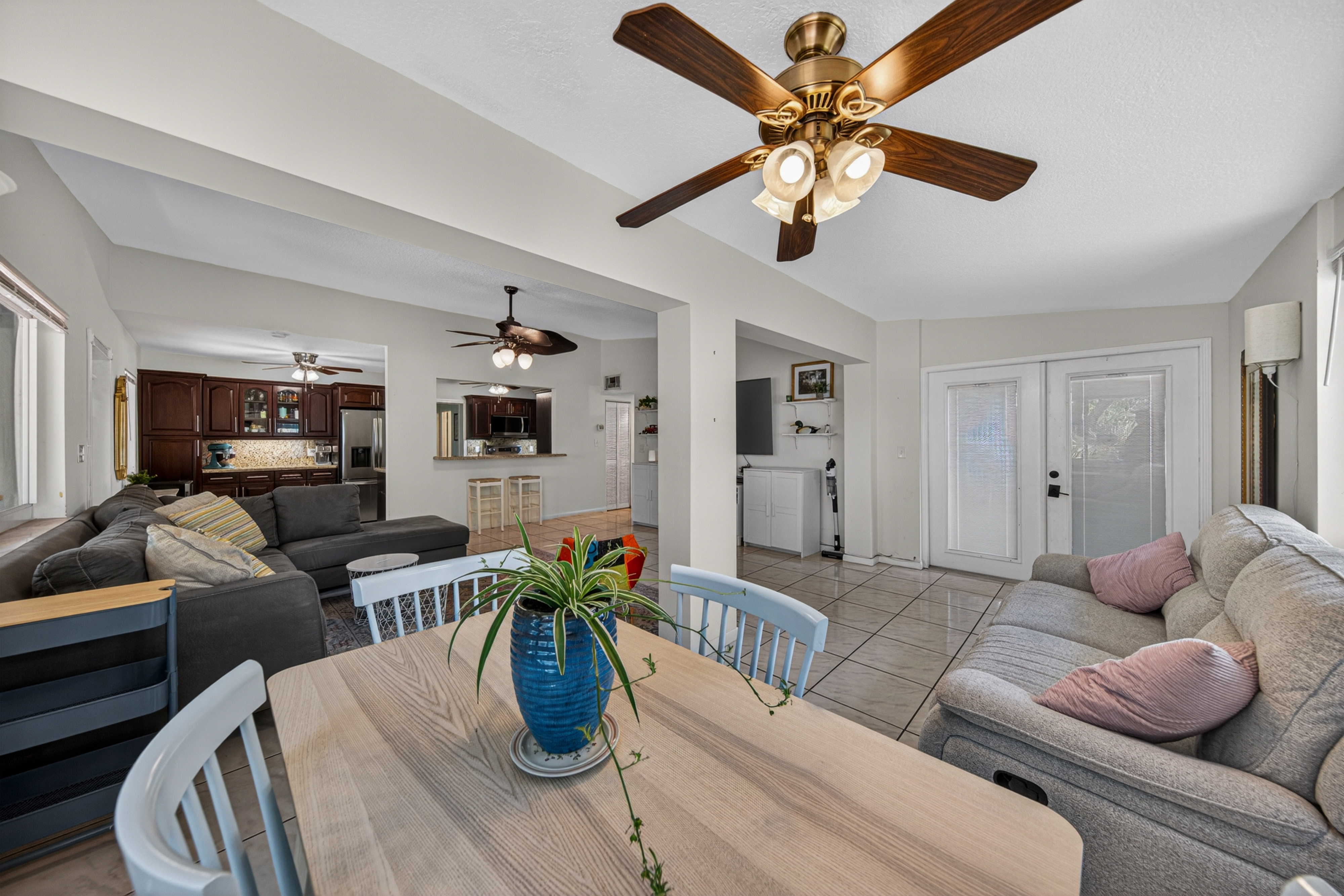 211 S 57th Way Hollywood FL 33023