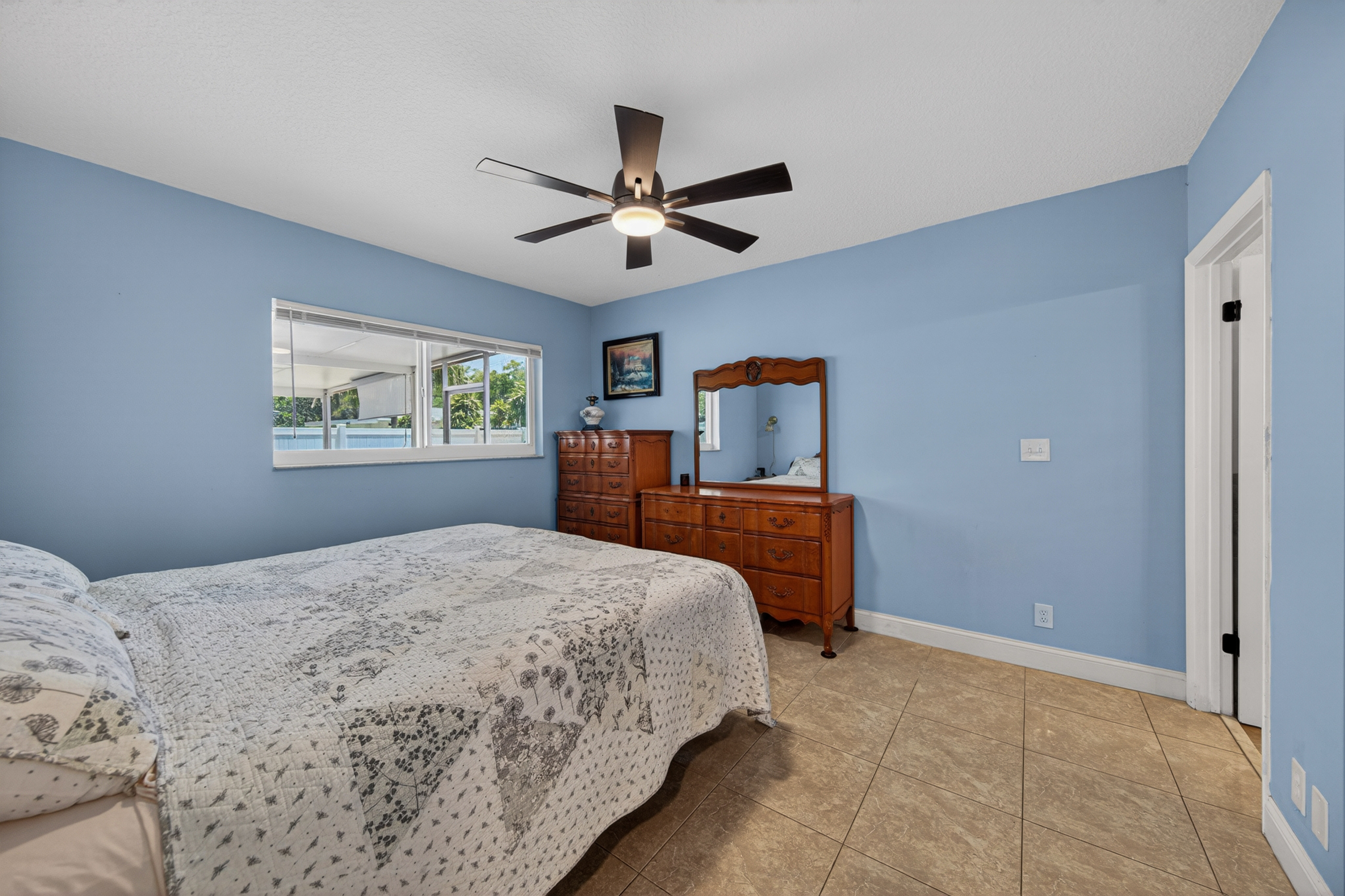 211 S 57th Way Hollywood FL 33023