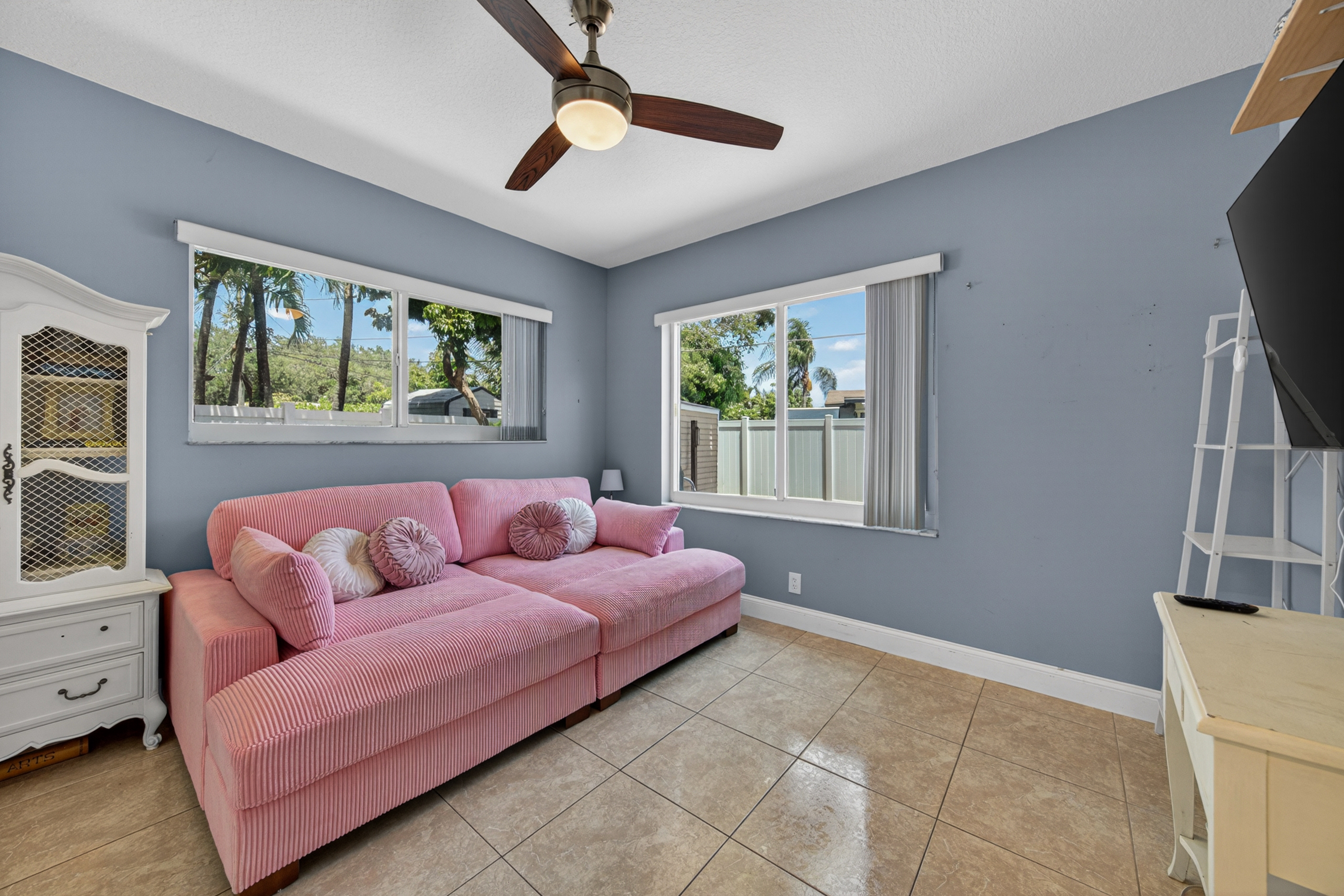 211 S 57th Way Hollywood FL 33023