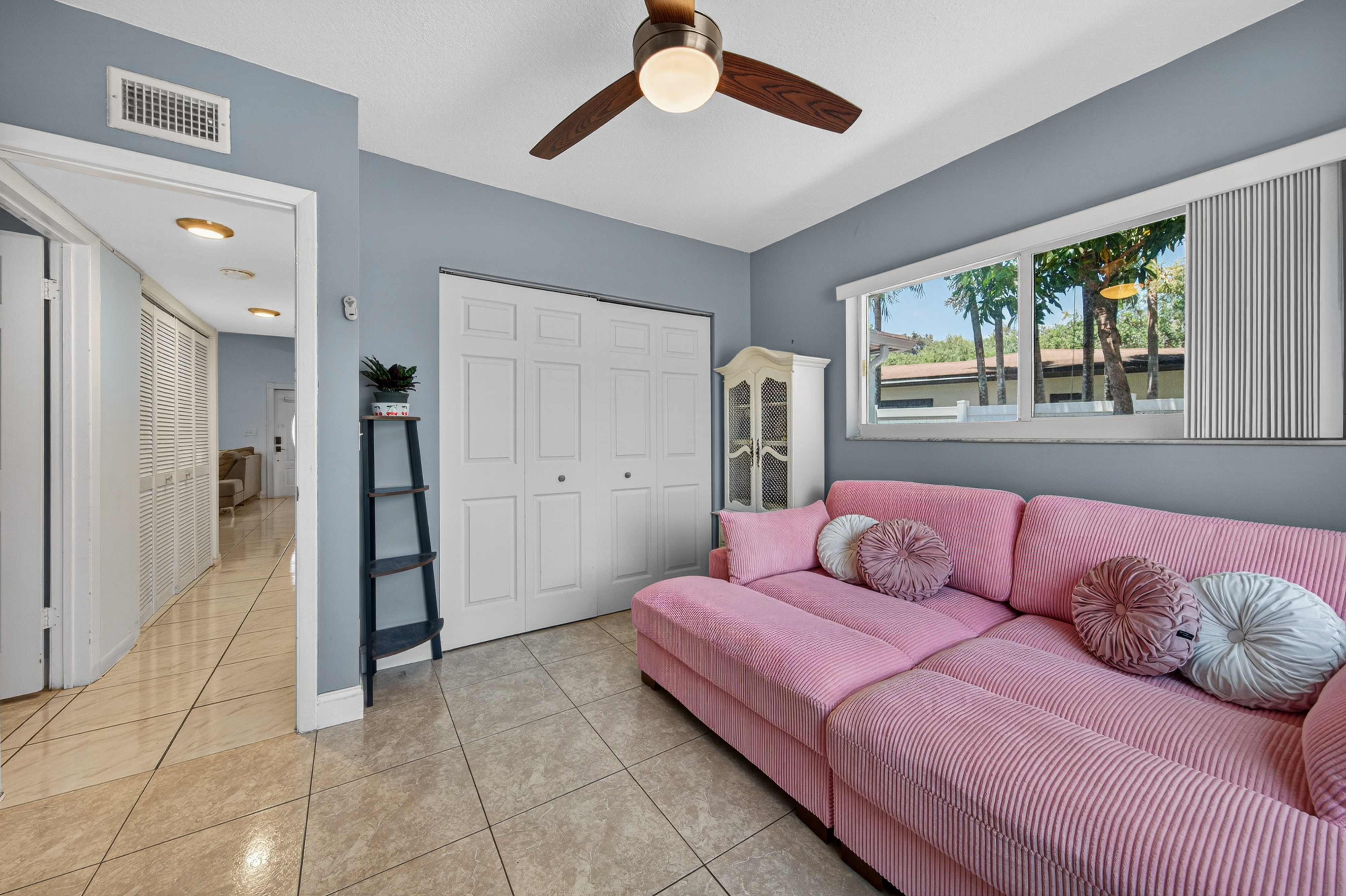 211 S 57th Way Hollywood FL 33023