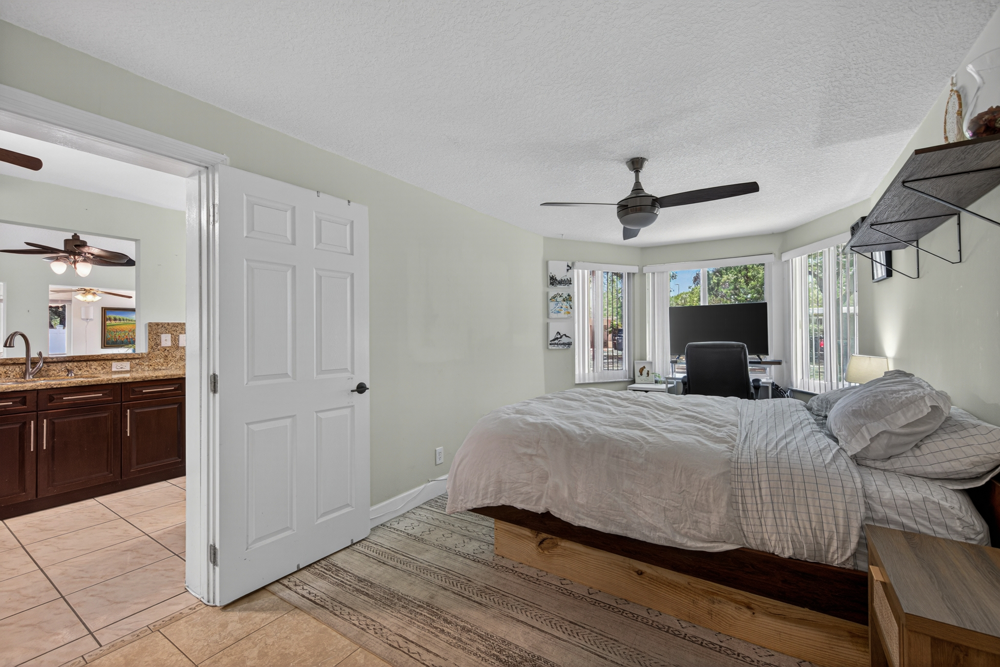 211 S 57th Way Hollywood FL 33023