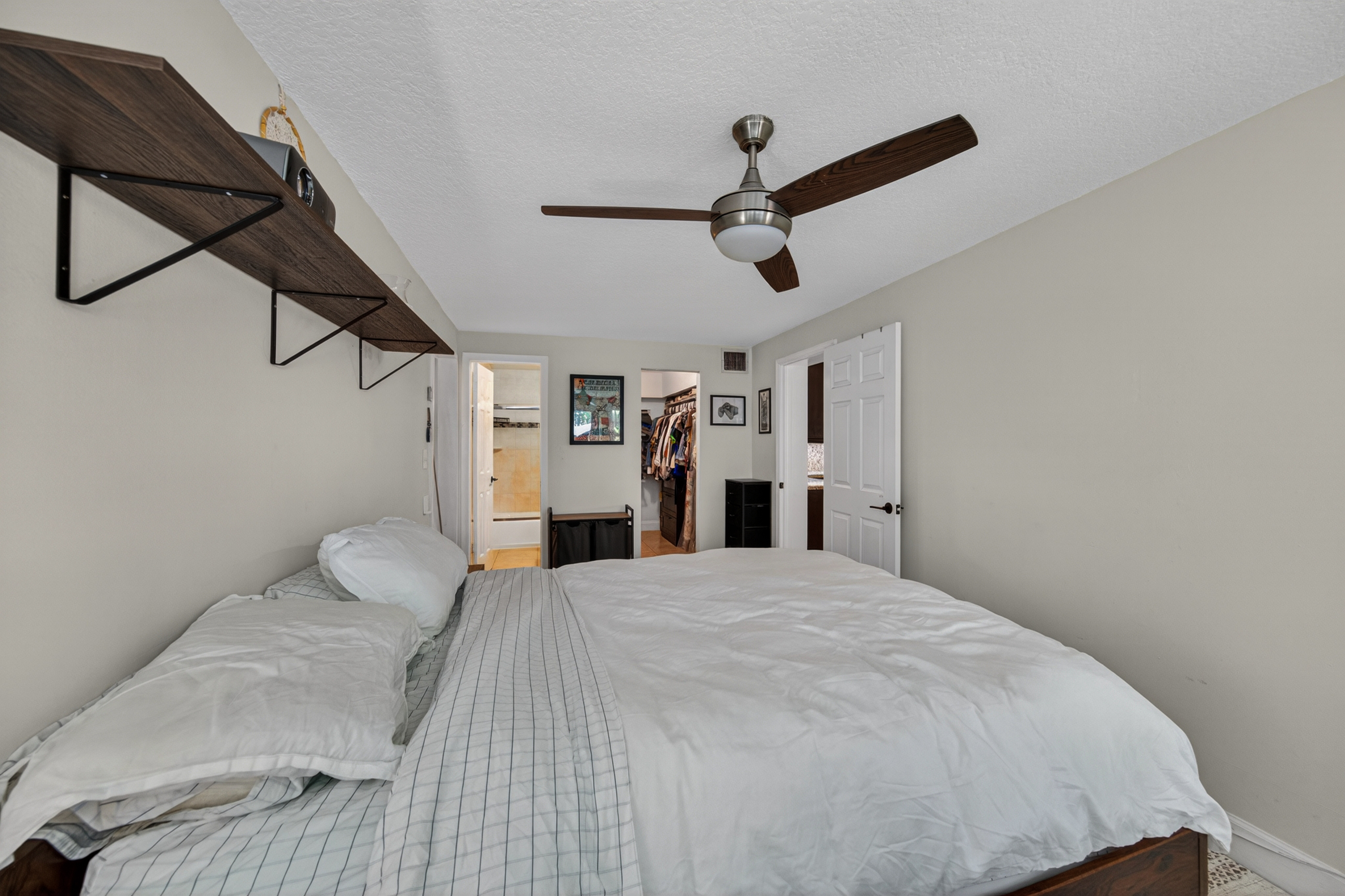 211 S 57th Way Hollywood FL 33023