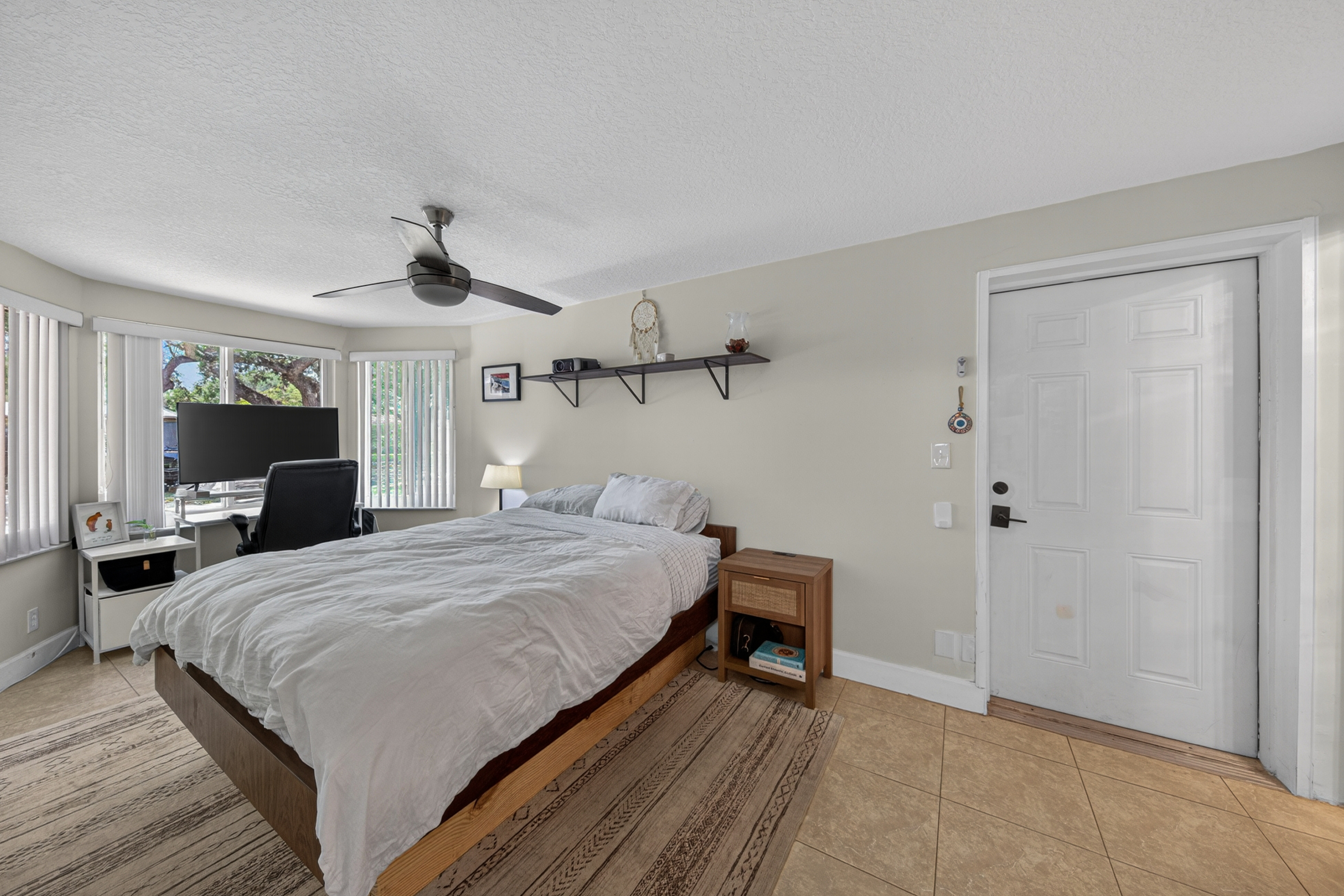 211 S 57th Way Hollywood FL 33023