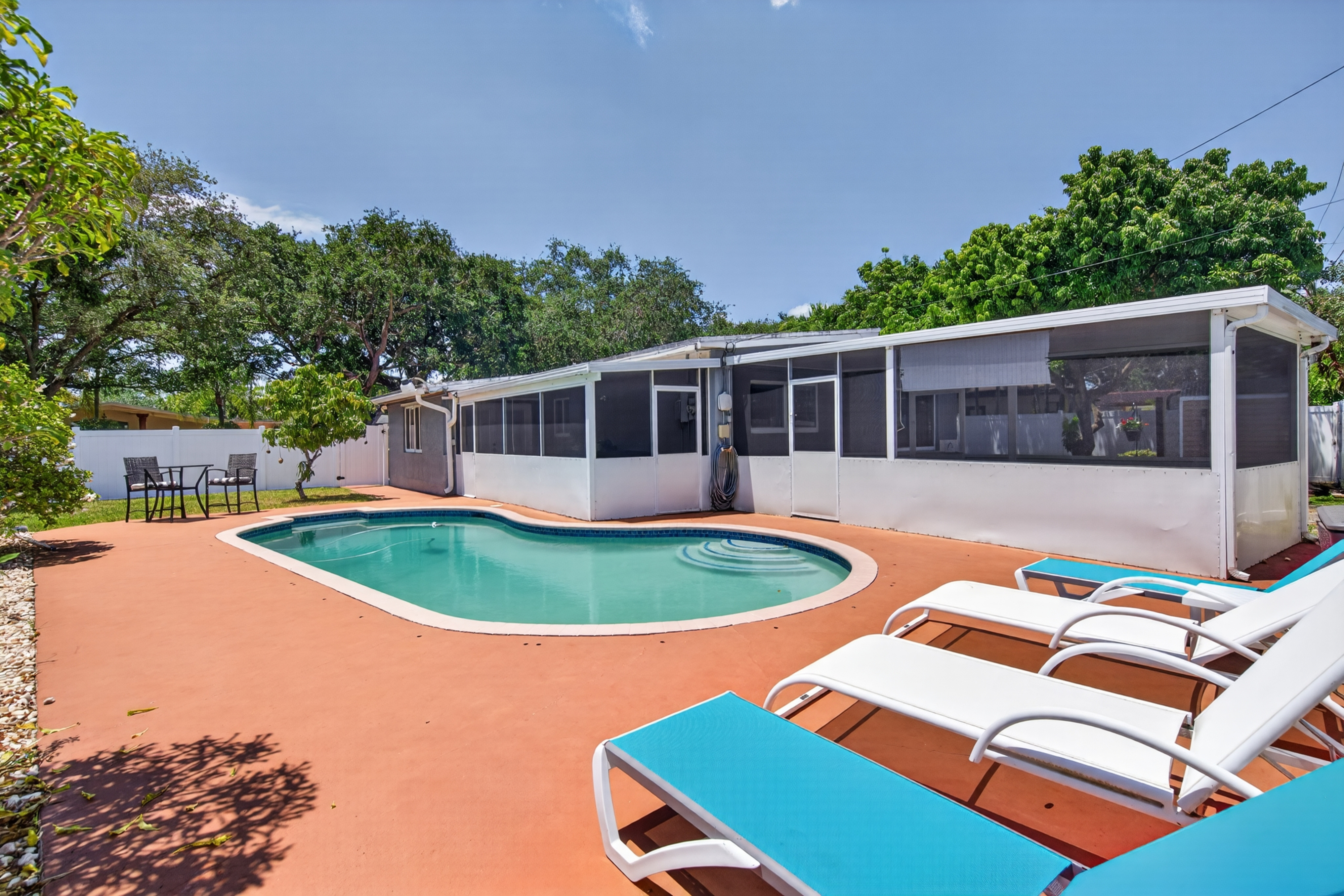 211 S 57th Way Hollywood FL 33023