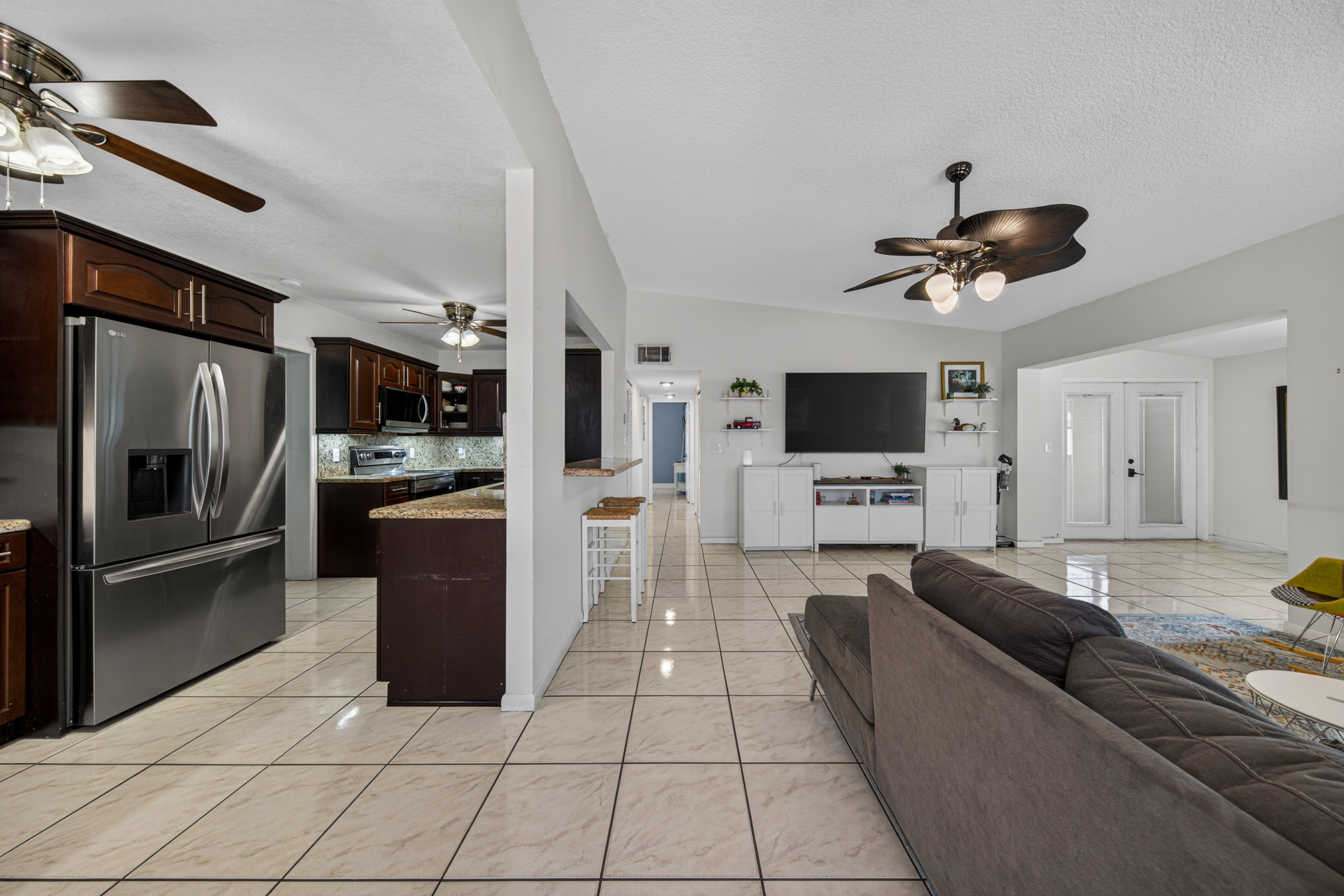 211 S 57th Way Hollywood FL 33023