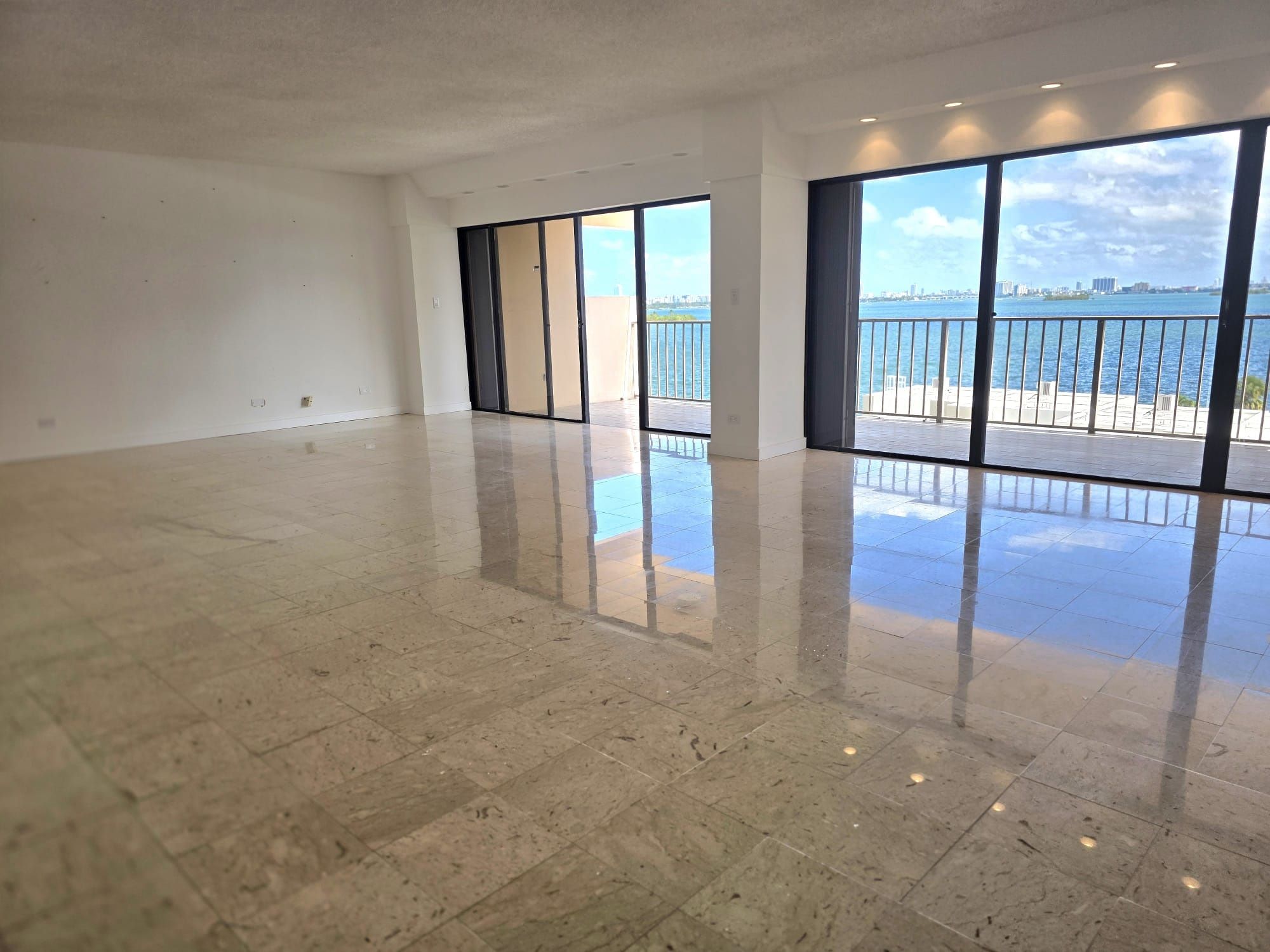 1800 NE 114th Street Miami FL 33181