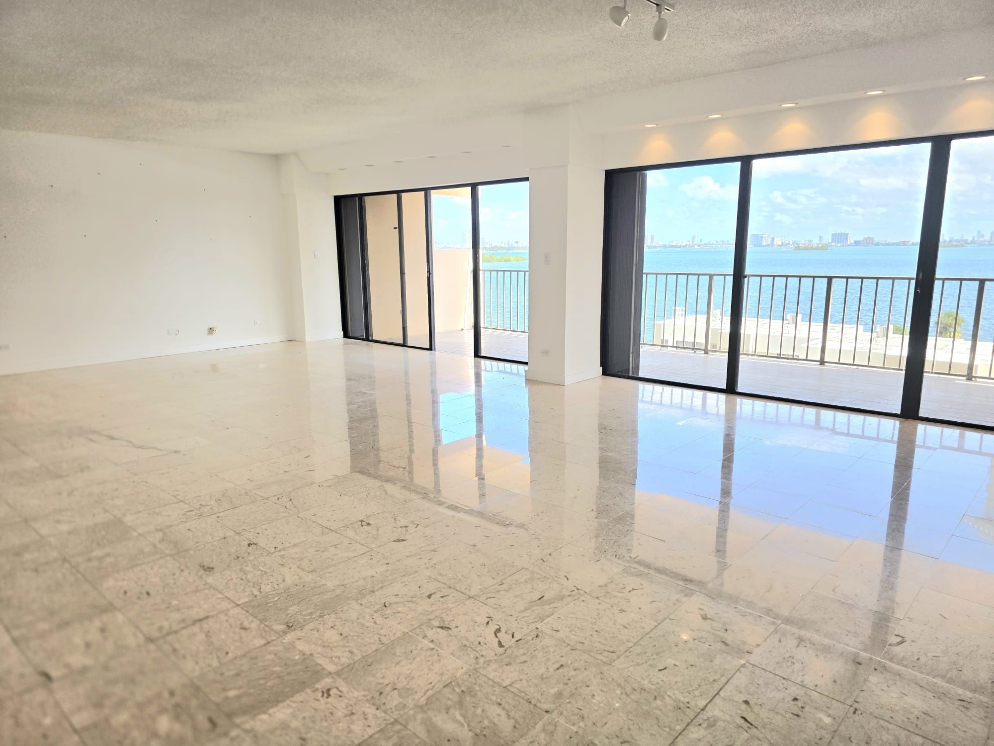 1800 NE 114th Street Miami FL 33181