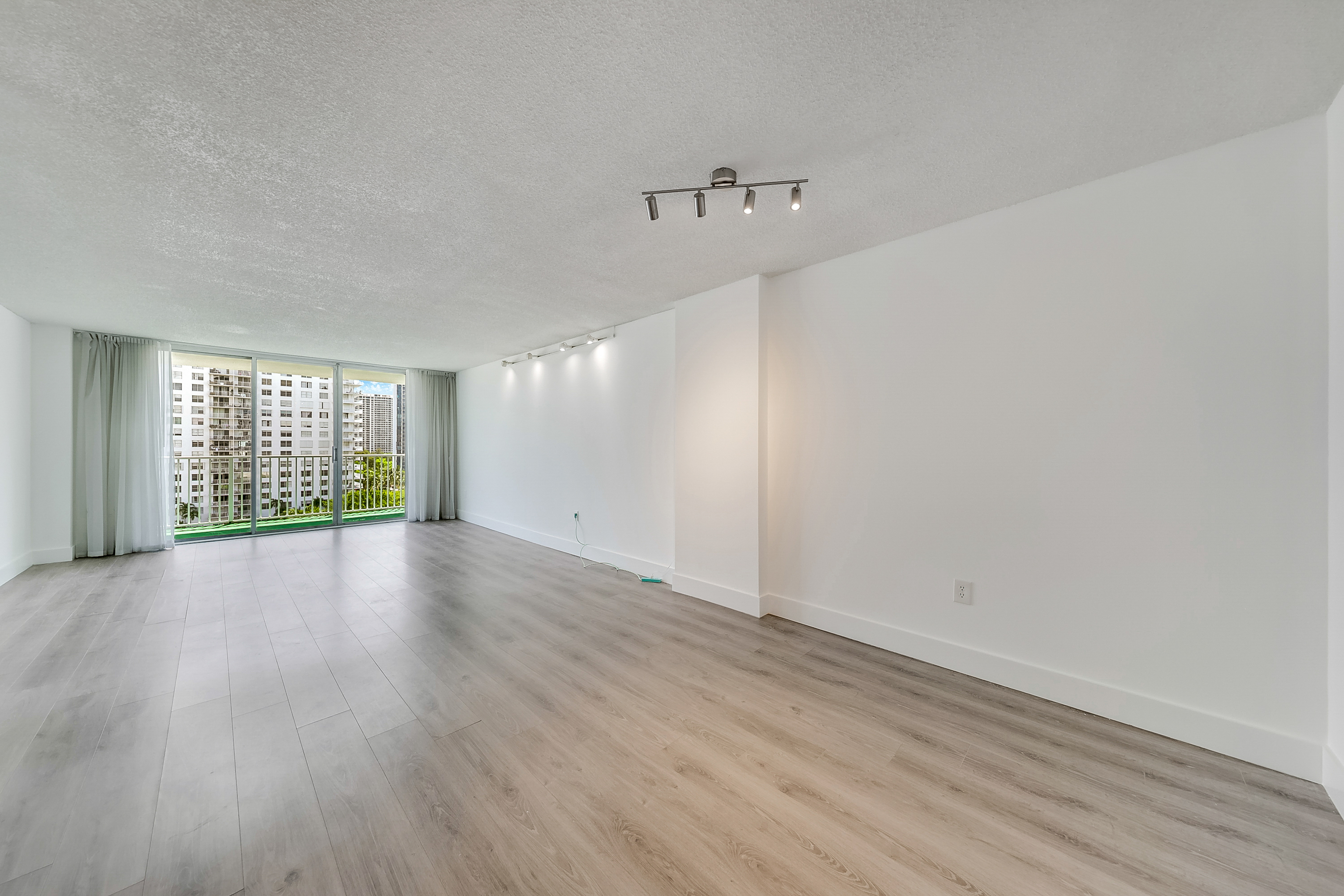 2801 NE 183rd Street Aventura FL 33160