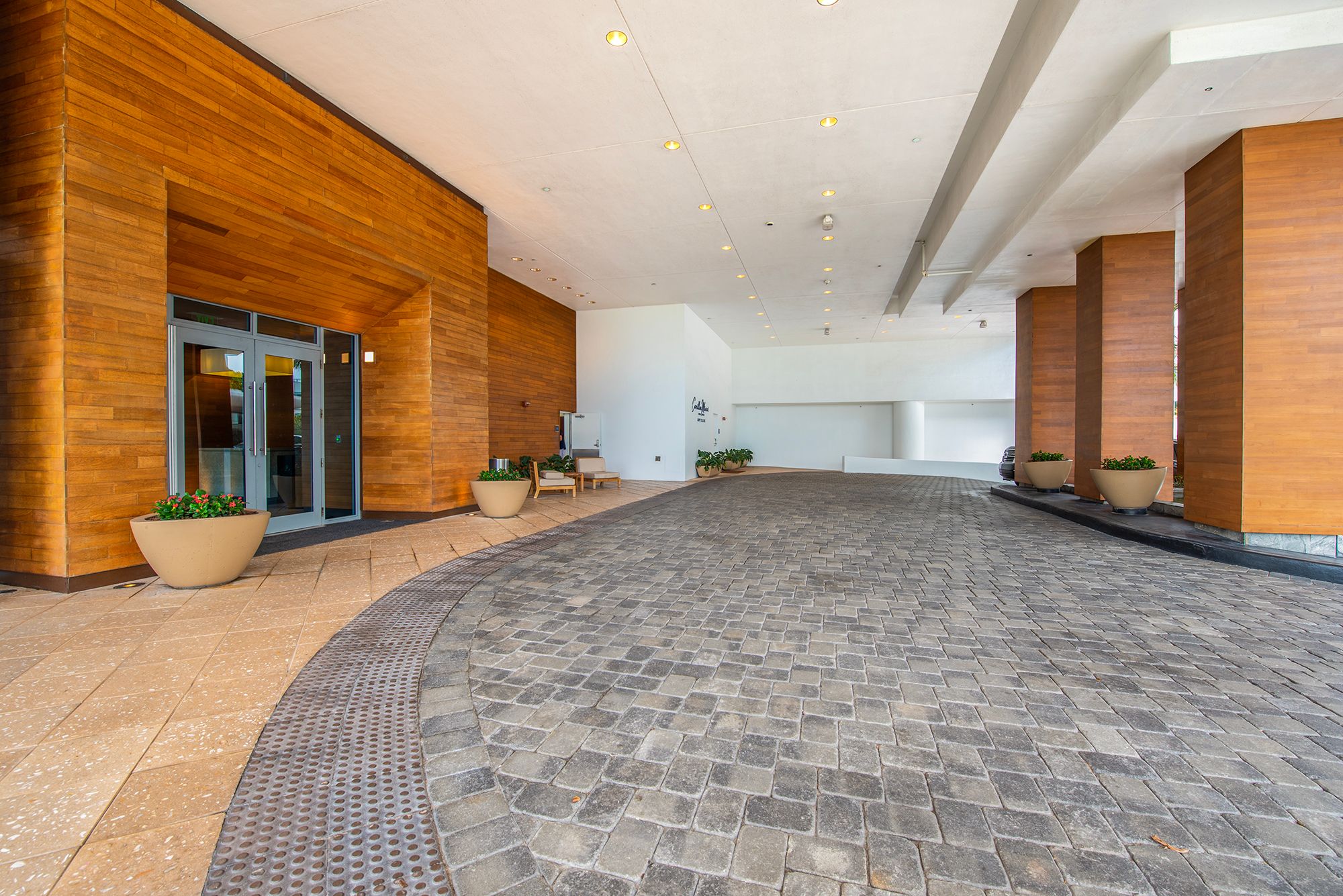 6899 Collins Avenue Miami Beach FL 33141