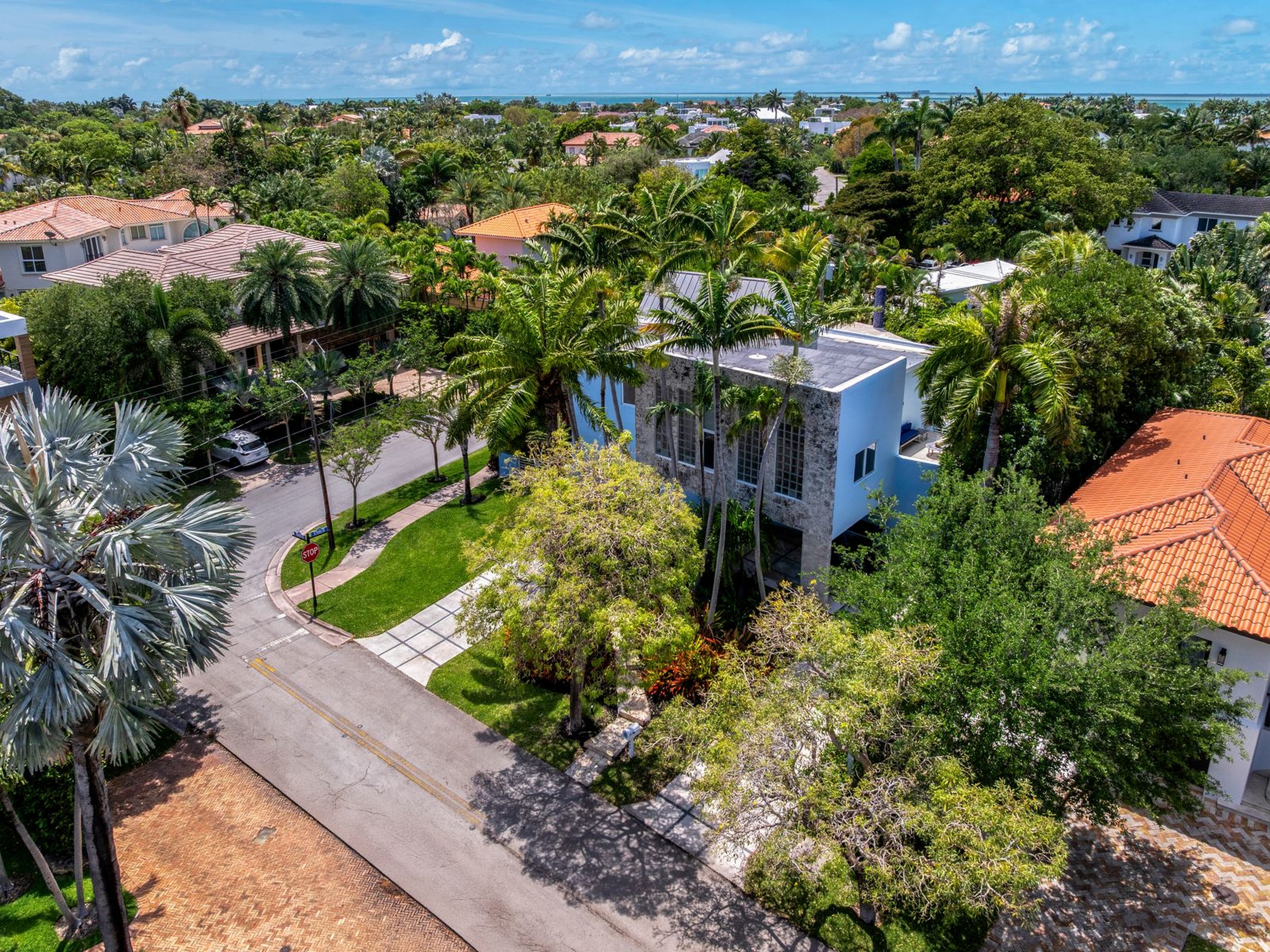 690 Warren Lane Key Biscayne FL 33149